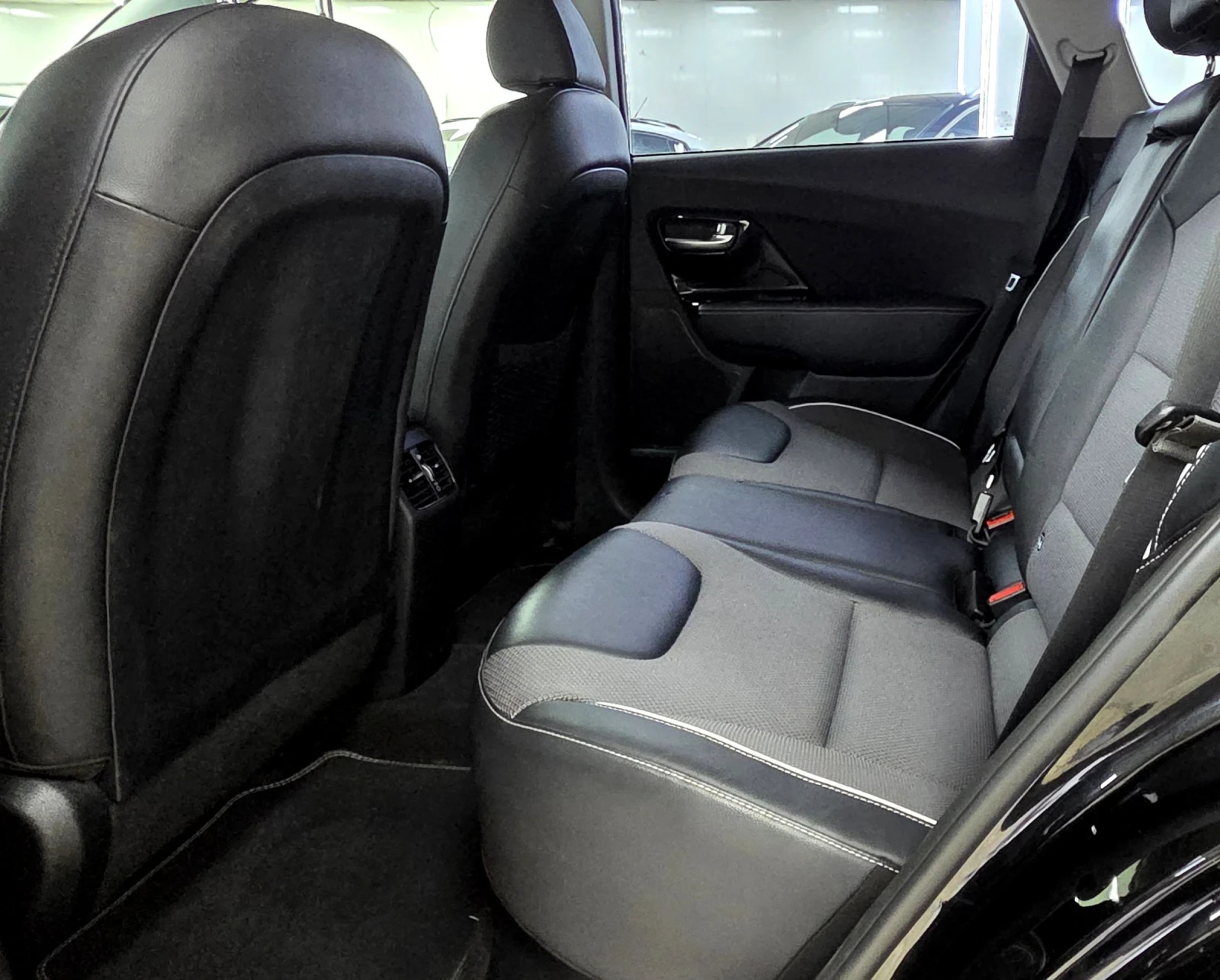 Kia Niro SOH100%В Гаранция, снимка 8 - Автомобили и джипове - 55317022