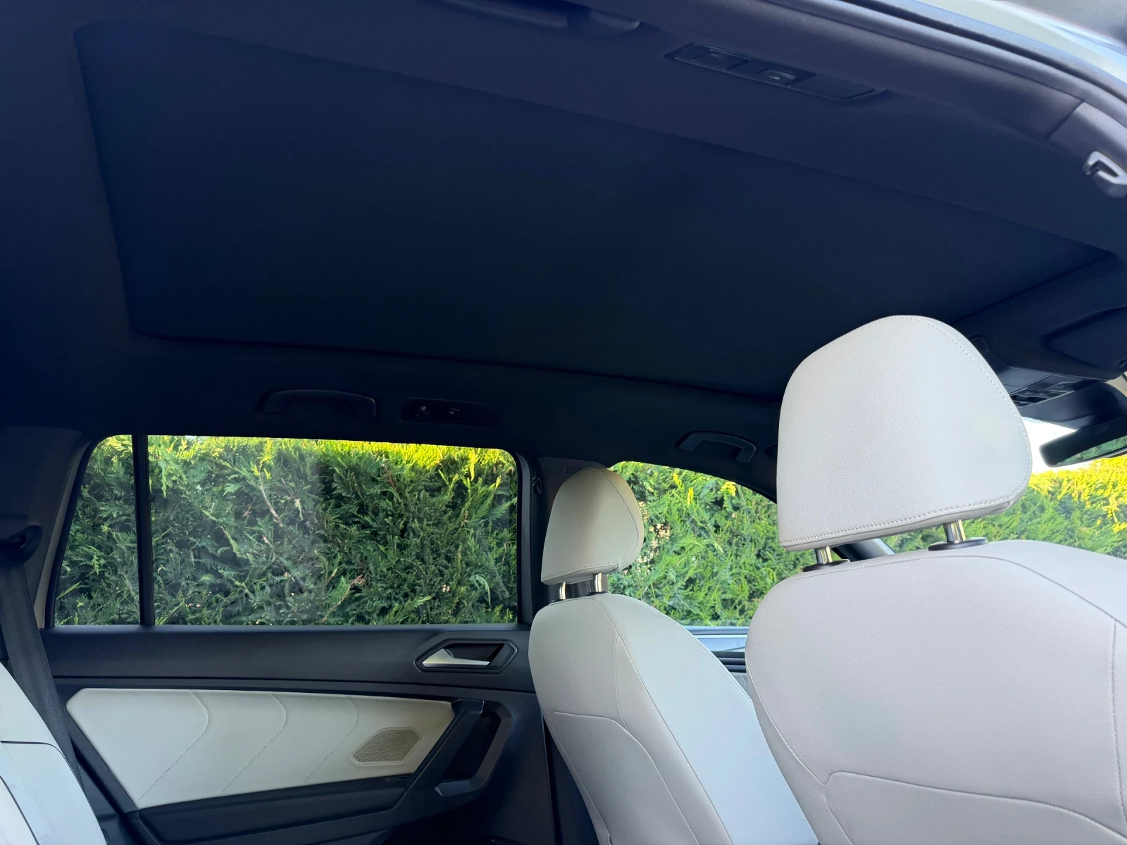 VW Tiguan R-Line Premium 4 motion, снимка 12 - Автомобили и джипове - 55466429