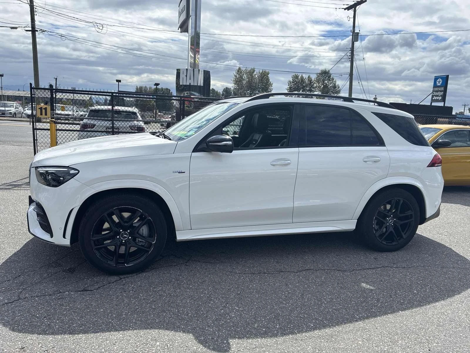 Mercedes-Benz GLE 53 4MATIC Burmester* Обдухване* 1 Собственик, снимка 3 - Автомобили и джипове - 55999383