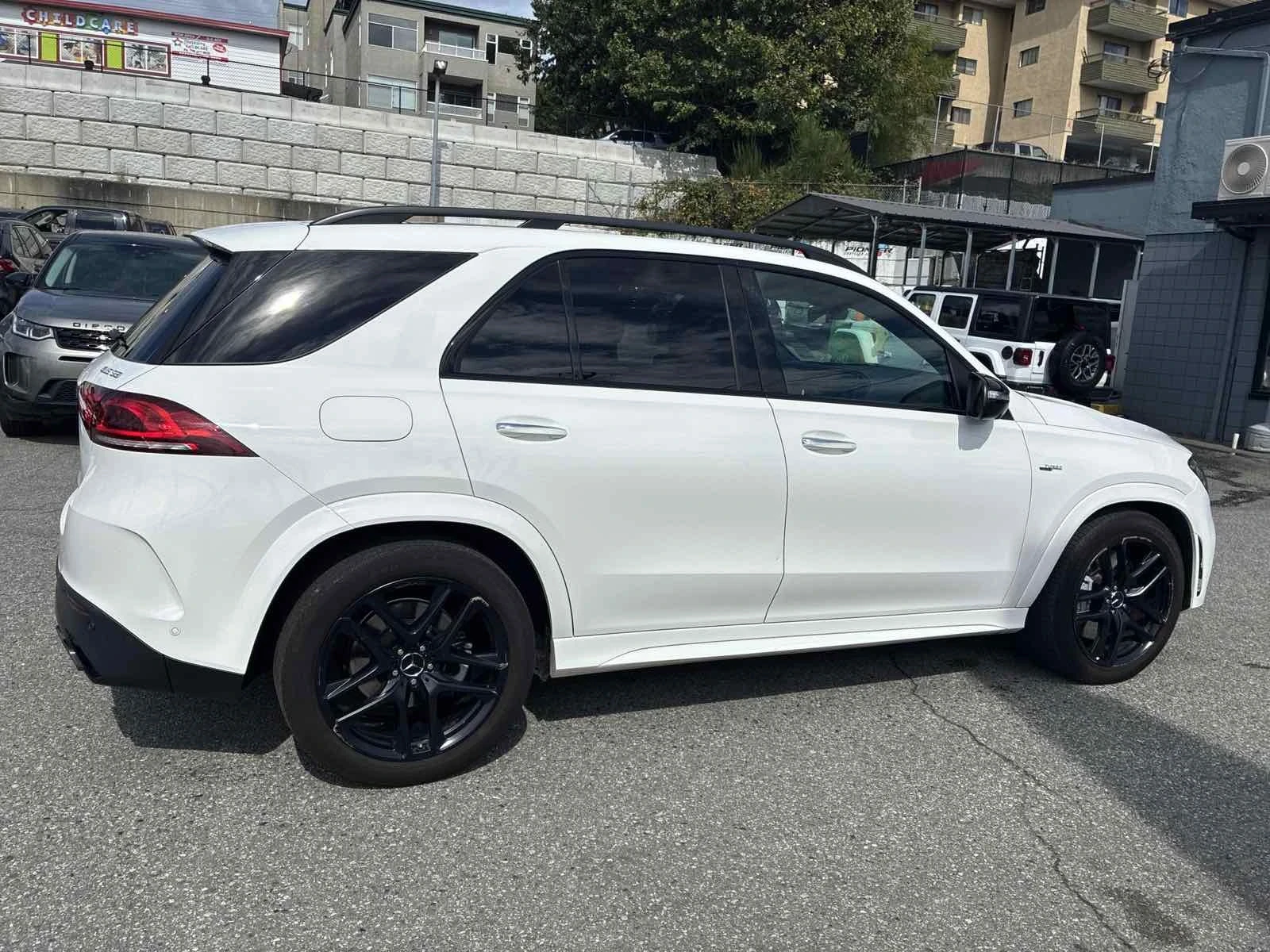 Mercedes-Benz GLE 53 4MATIC Burmester* Обдухване* 1 Собственик, снимка 5 - Автомобили и джипове - 55999383