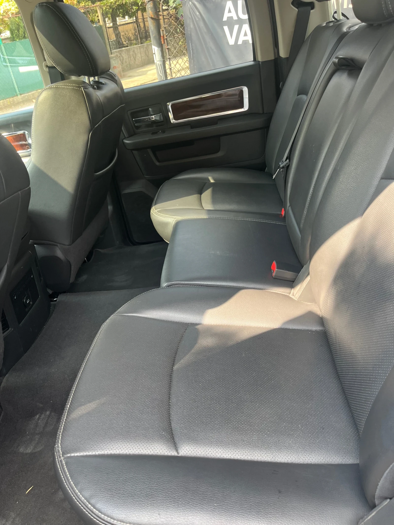 Dodge Ram 5.7 Hemi - LARAMIE - SWISS , снимка 9 - Автомобили и джипове - 56204493