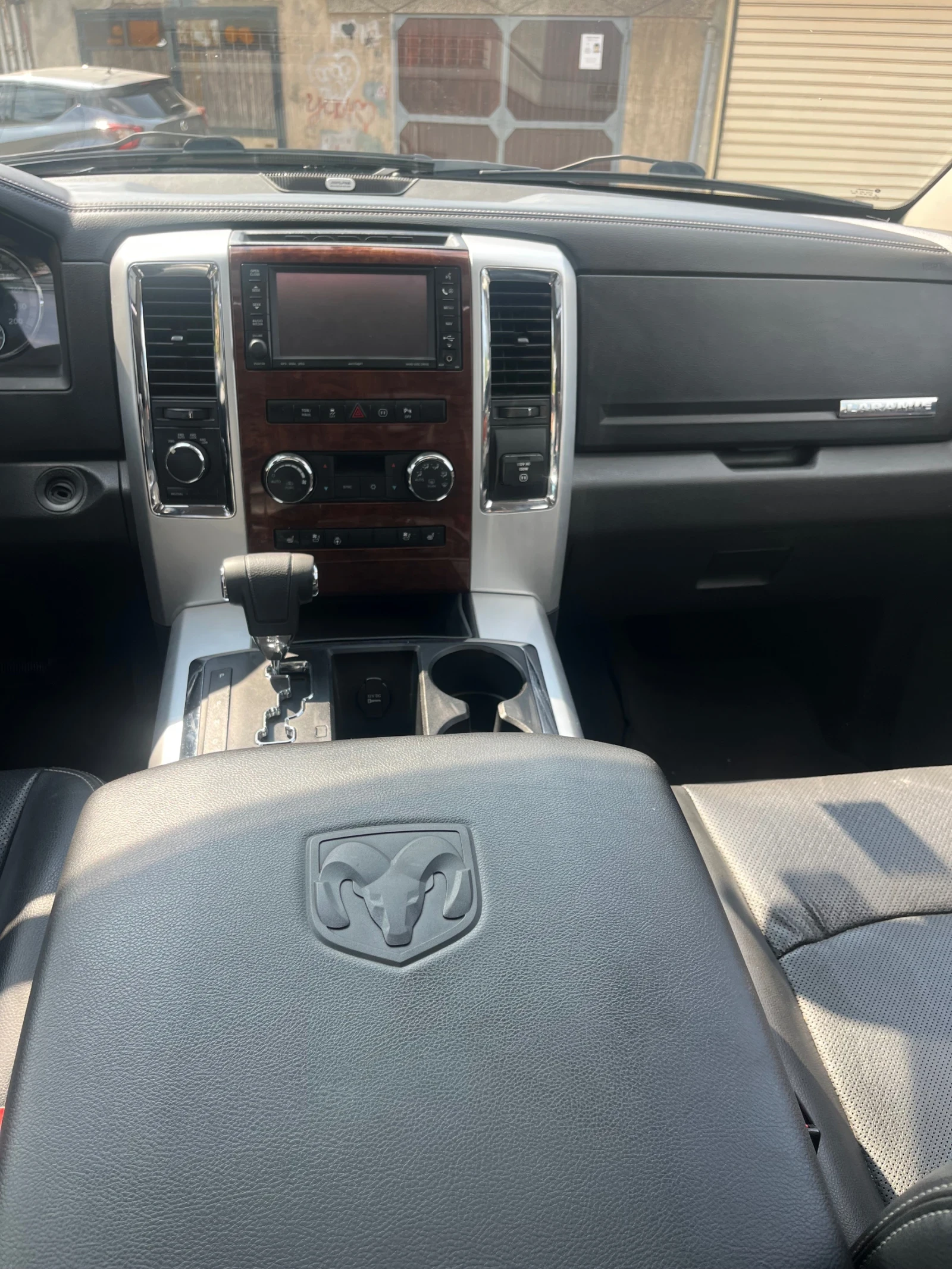 Dodge Ram 5.7 Hemi - LARAMIE - SWISS , снимка 8 - Автомобили и джипове - 56204493