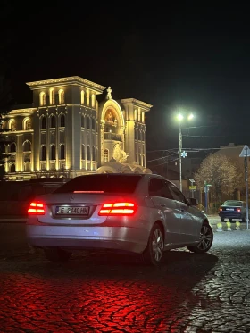 Mercedes-Benz E 220, снимка 1