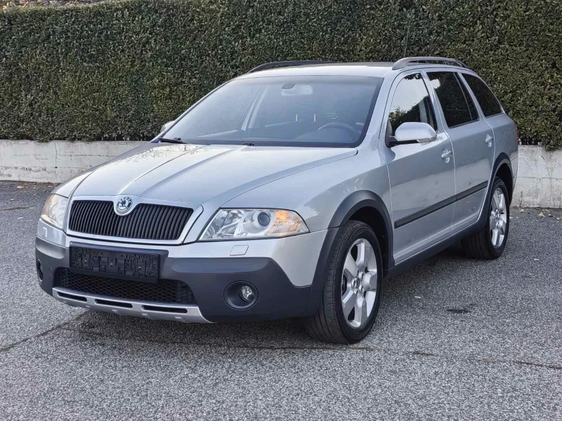 Skoda Octavia 2.0I / 150HP / SCOUT /  NAVI / КСЕНОН, снимка 5 - Автомобили и джипове - 47618559