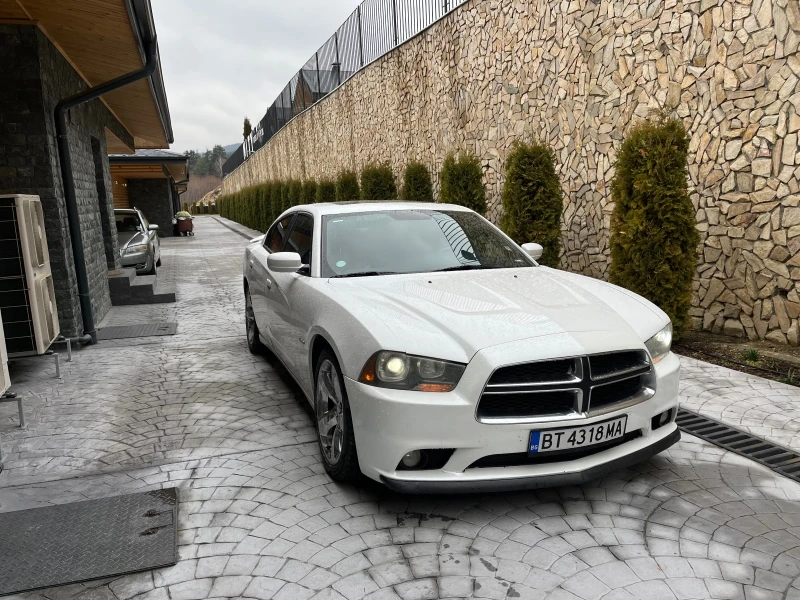 Dodge Charger R/T 5.7, снимка 2 - Автомобили и джипове - 47650935