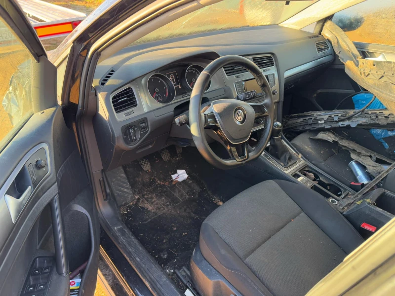 VW Golf 1.6, снимка 4 - Автомобили и джипове - 48401549