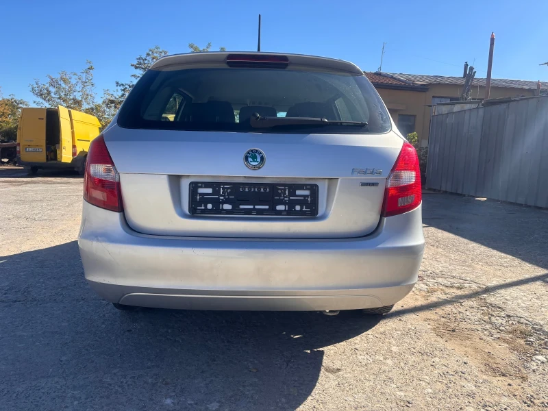 Skoda Fabia 1.2, снимка 4 - Автомобили и джипове - 48932081