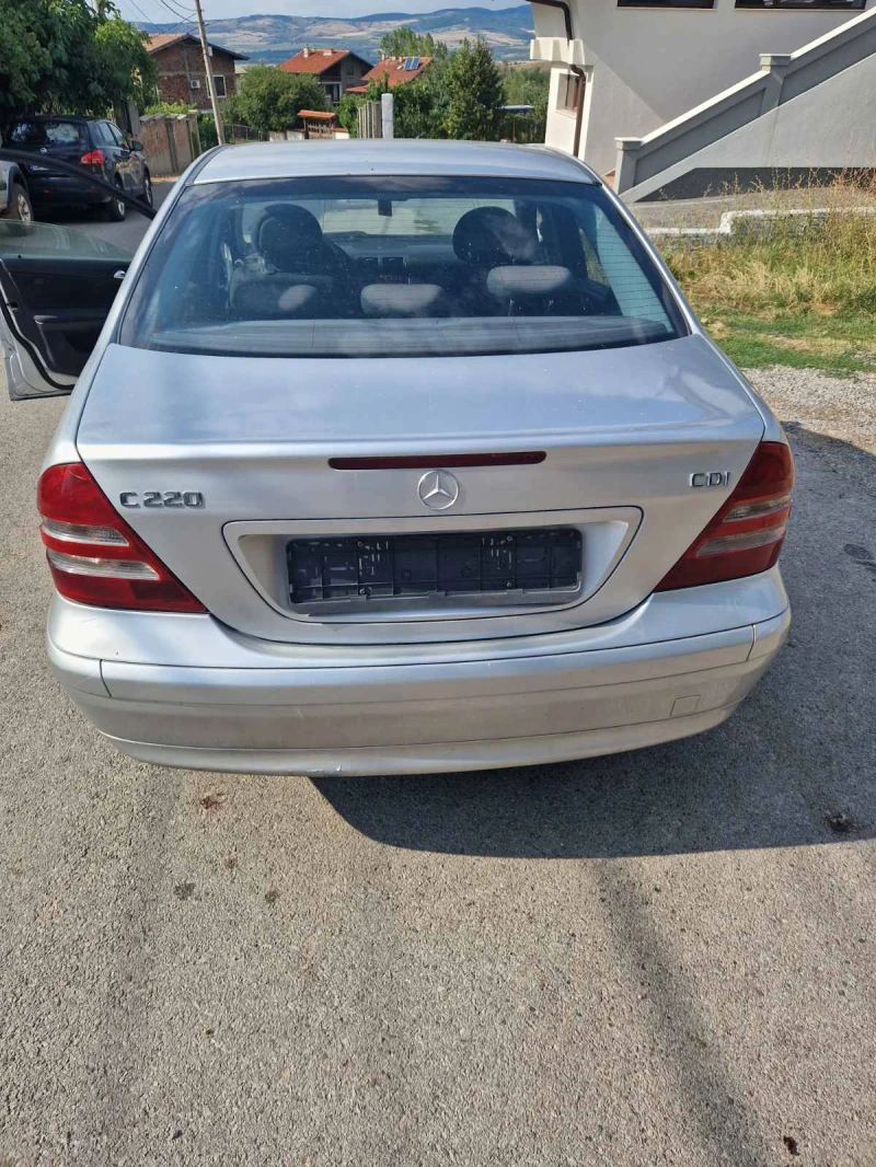 Mercedes-Benz C 220, снимка 6 - Автомобили и джипове - 52478946