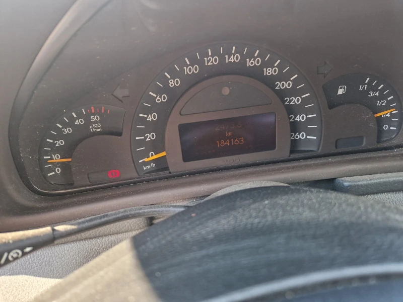 Mercedes-Benz C 220, снимка 2 - Автомобили и джипове - 52478946