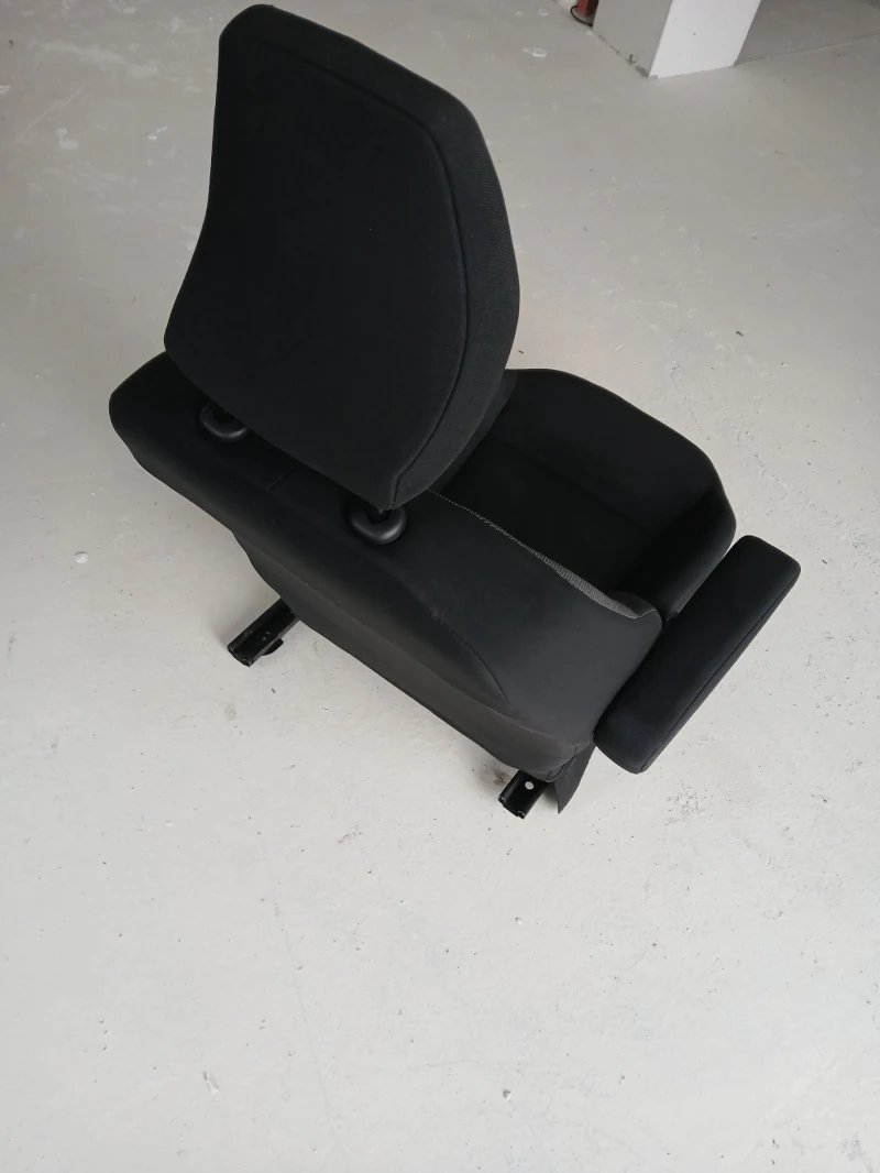 Dacia Logan лява седалка, снимка 3 - Автомобили и джипове - 52346010