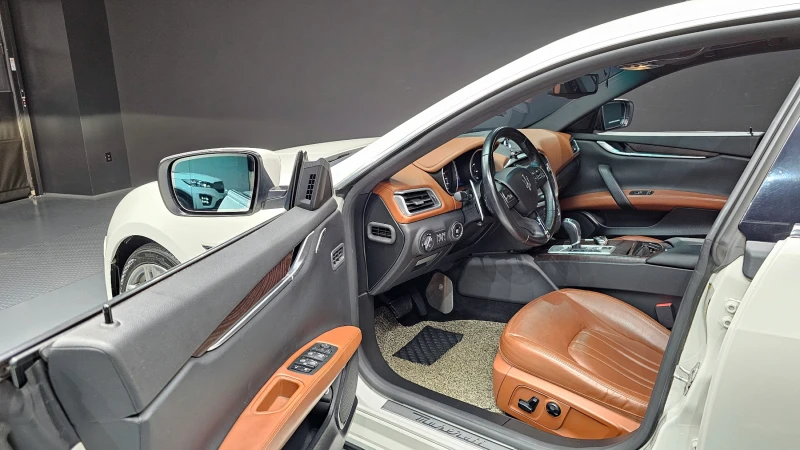 Maserati Ghibli 3.0, снимка 10 - Автомобили и джипове - 52447747