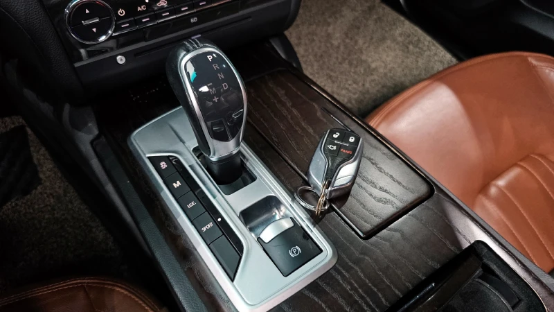 Maserati Ghibli 3.0, снимка 8 - Автомобили и джипове - 52447747