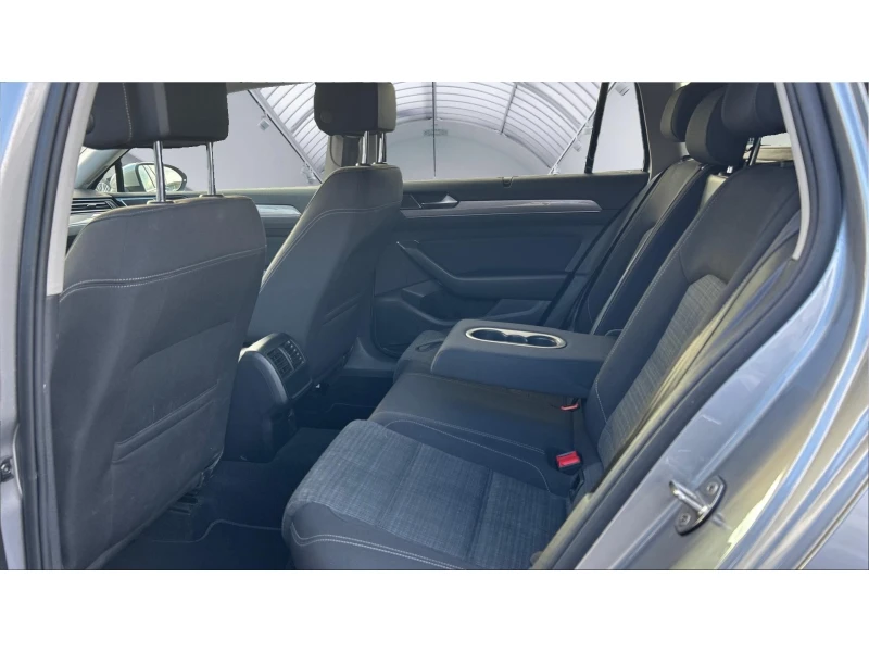 VW Passat 2. 0 TDi DSG SCR, Месечна вноска от 499 лв., снимка 12 - Автомобили и джипове - 52829518