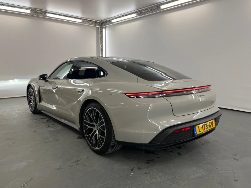 Porsche Taycan 4S PERFORMANCE 93 kWh | AWD | ГАРАНЦИЯ, снимка 3 - Автомобили и джипове - 53186115