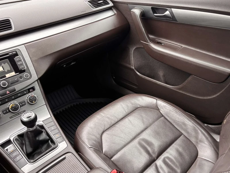 VW Passat 2.0TDI , снимка 9 - Автомобили и джипове - 53215443