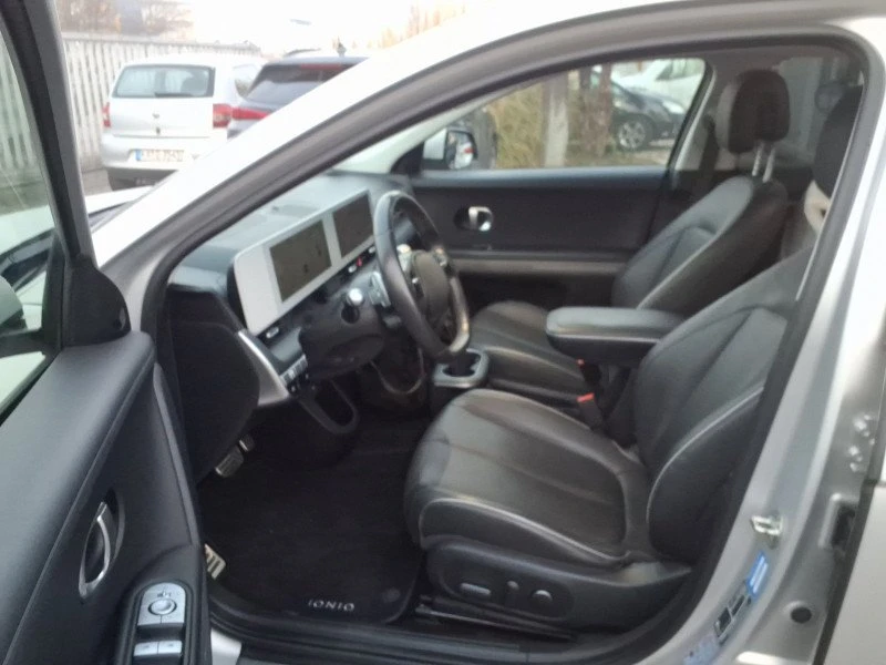 Porsche Taycan 4S PERFORMANCE 93 kWh | AWD | ГАРАНЦИЯ, снимка 7 - Автомобили и джипове - 53186115