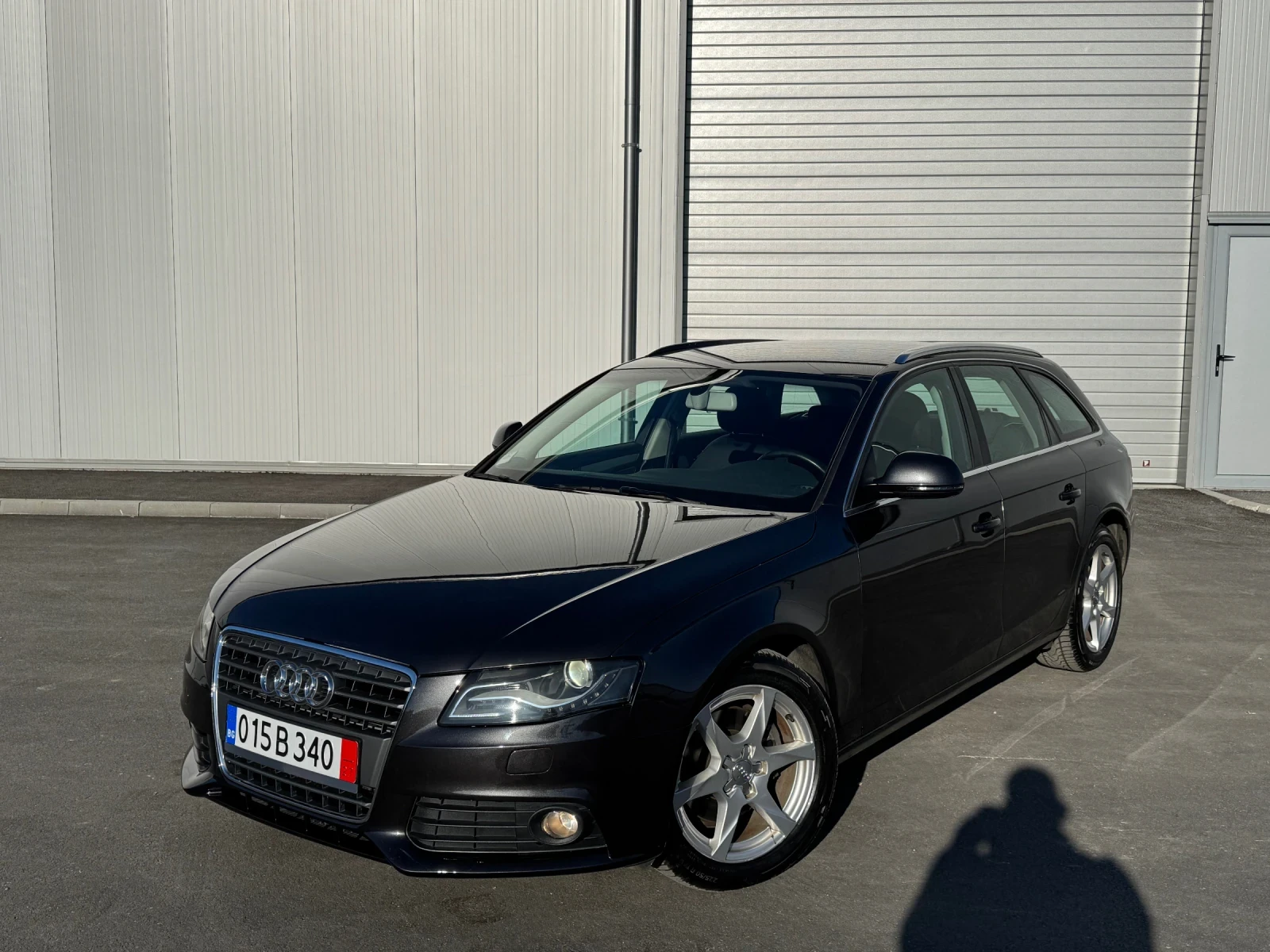 Audi A4 2.0TDI 170k.c. * Bi Xenon * LED * Сервизна книжка, снимка 1