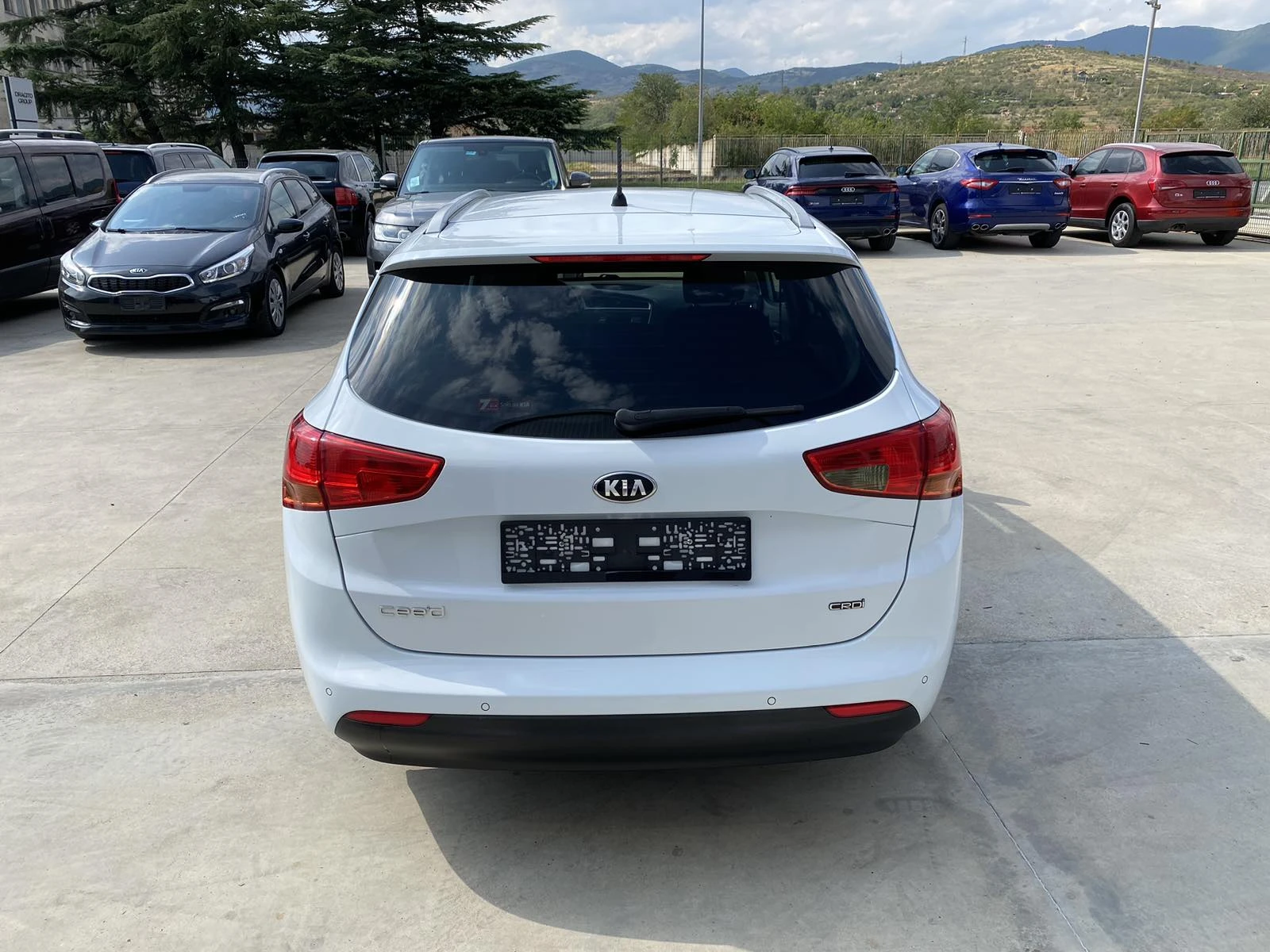 Kia Ceed 1.6 CRDI 110ps 119хл.км. 6 скорости Партроник - изображение 4