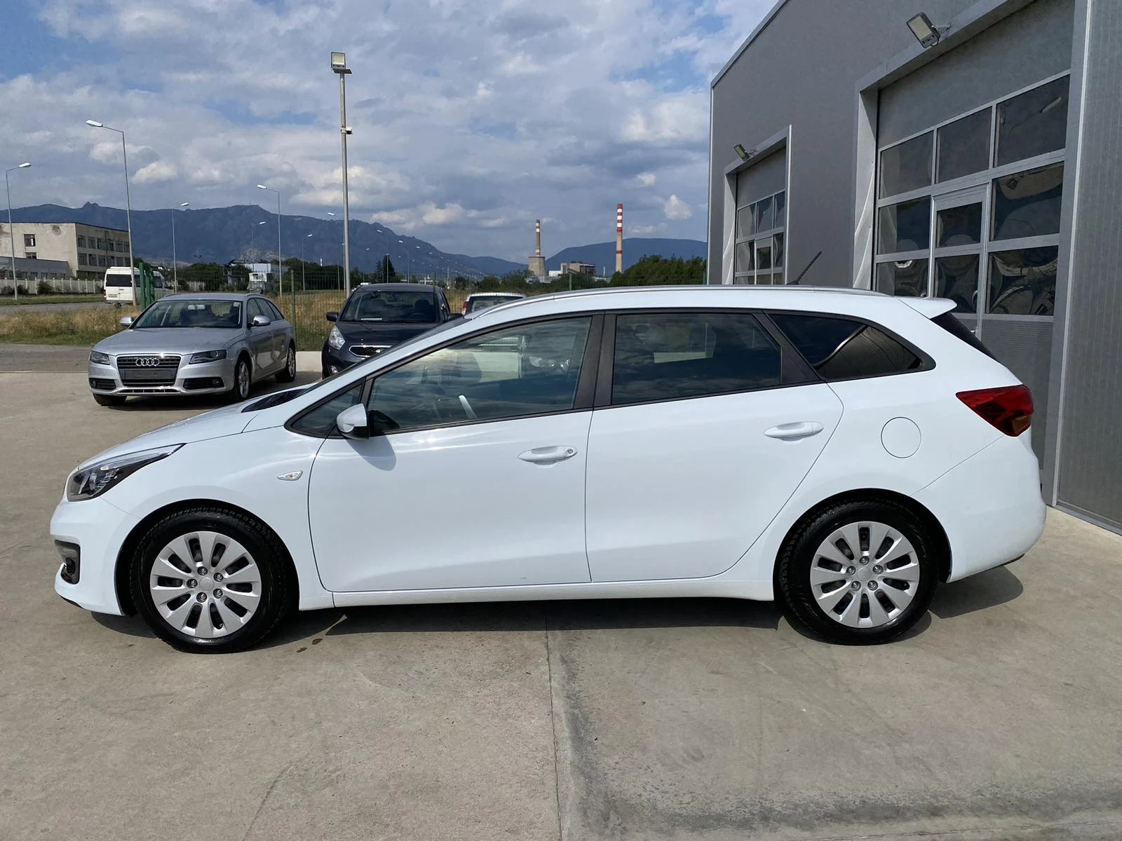 Kia Ceed 1.6 CRDI 110ps 119хл.км. 6 скорости Партроник - изображение 2