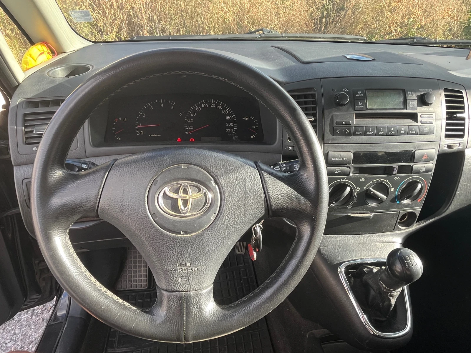 Toyota Corolla verso D4D - изображение 10