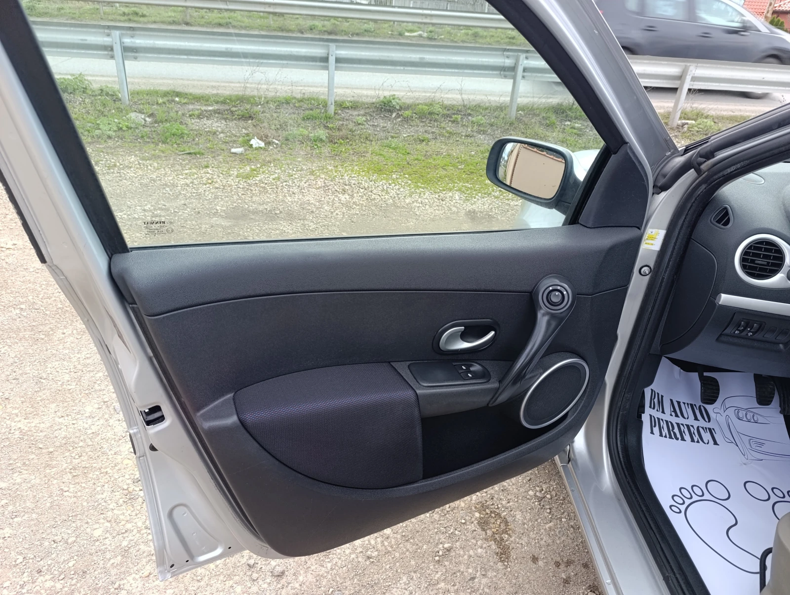 Renault Clio 1.2i-75 кс.Бензин - изображение 9