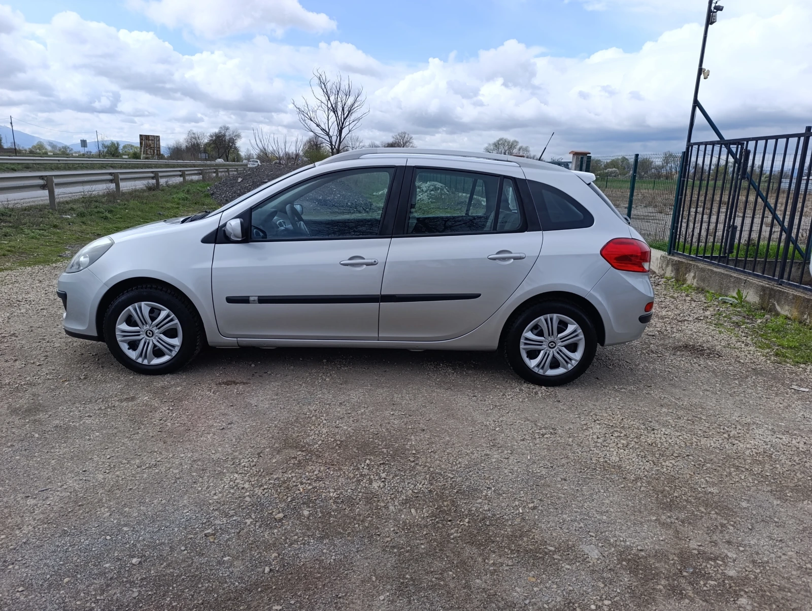 Renault Clio 1.2i-75 кс.Бензин - изображение 4