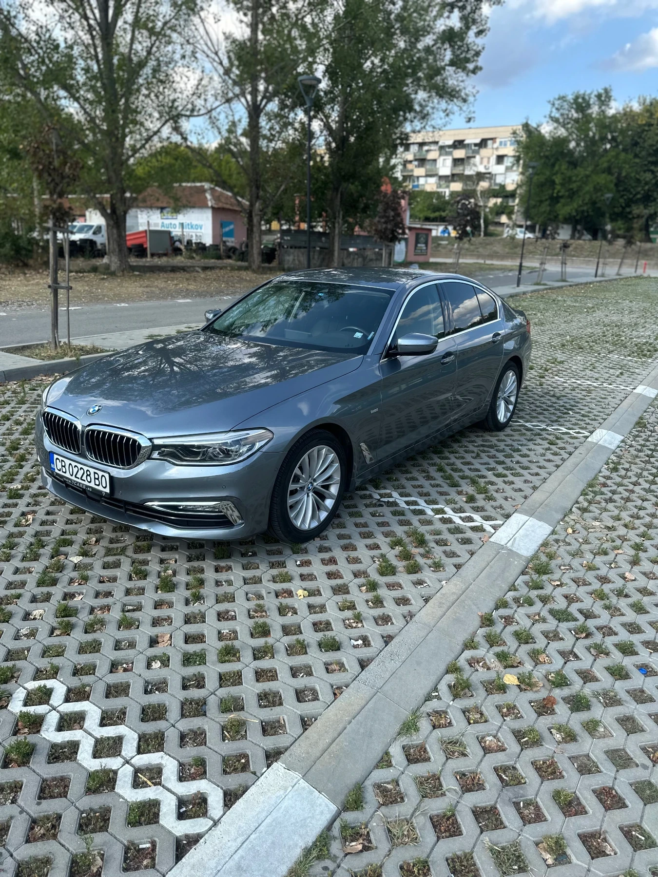 BMW 520 Luxury - изображение 2