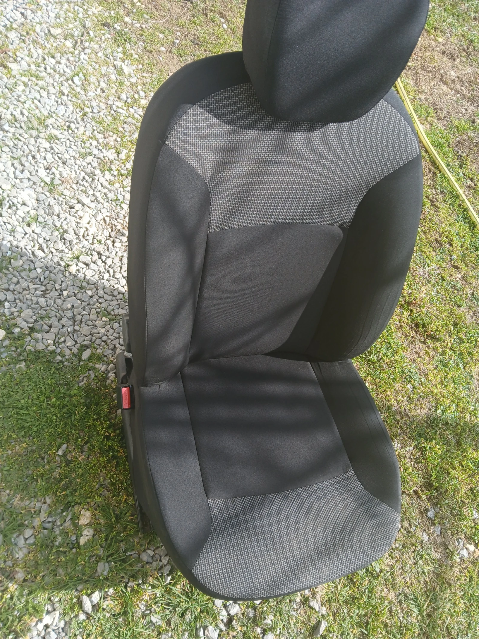 Dacia Dokker лява седалка, снимка 9 - Автомобили и джипове - 52346010