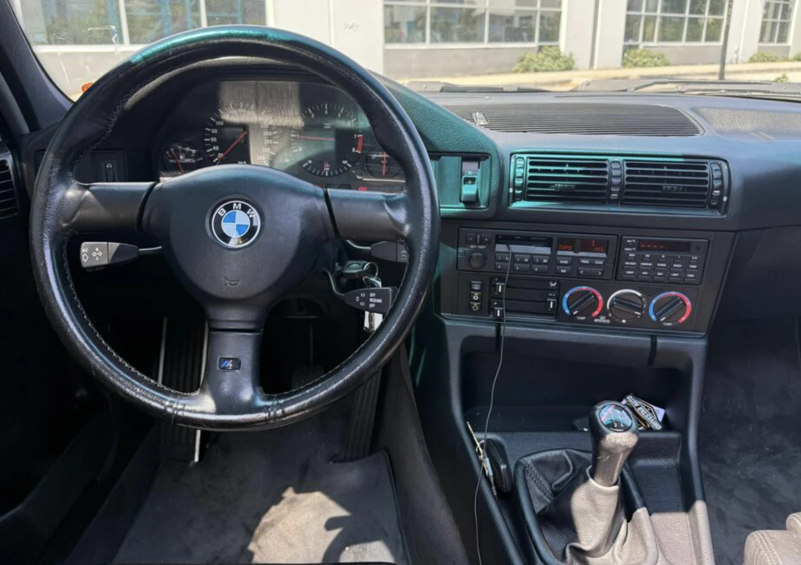 BMW M5 E34* OРИГИНАЛЕН ВИД - изображение 9