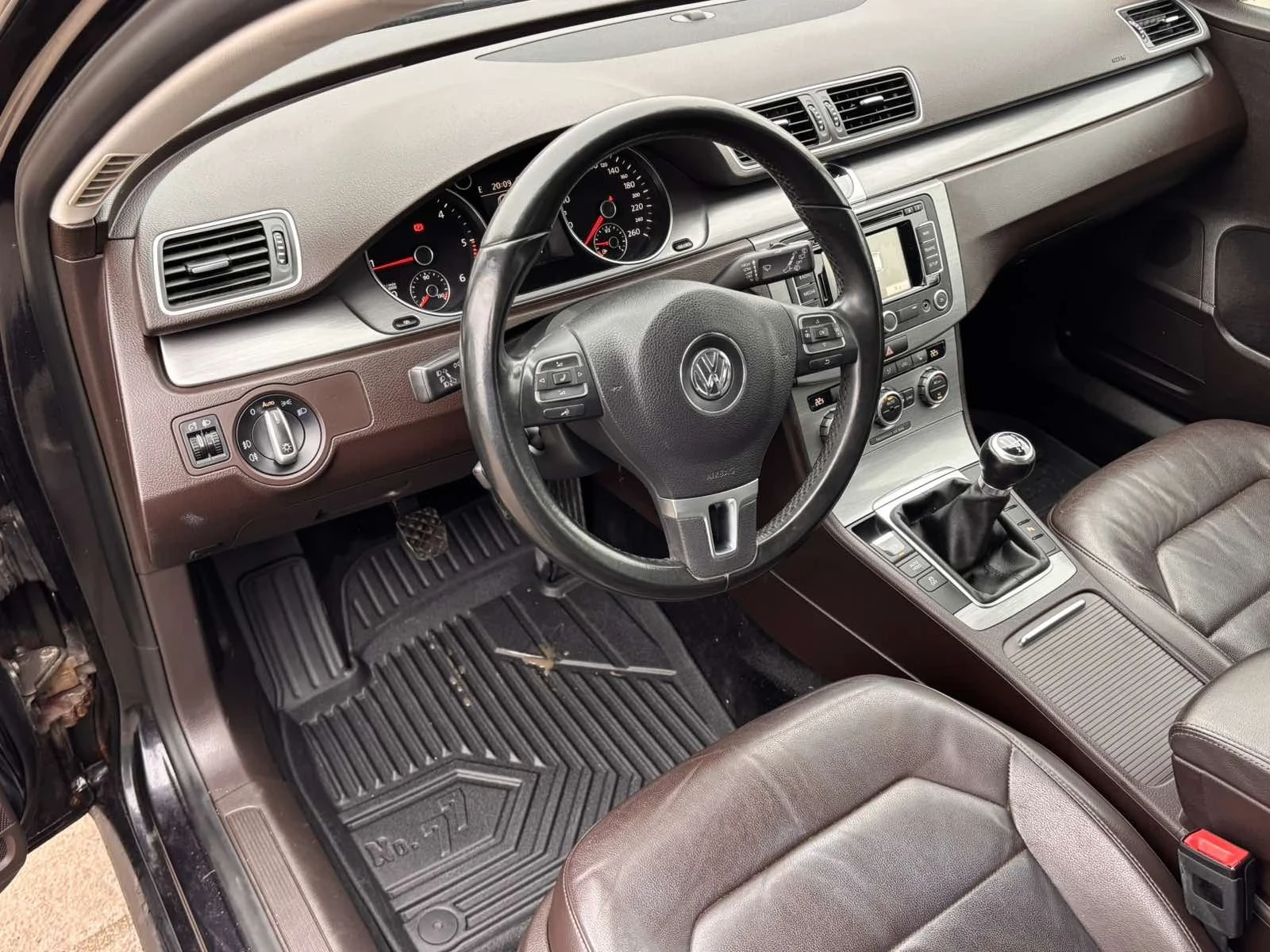 VW Passat 2.0TDI  - изображение 10