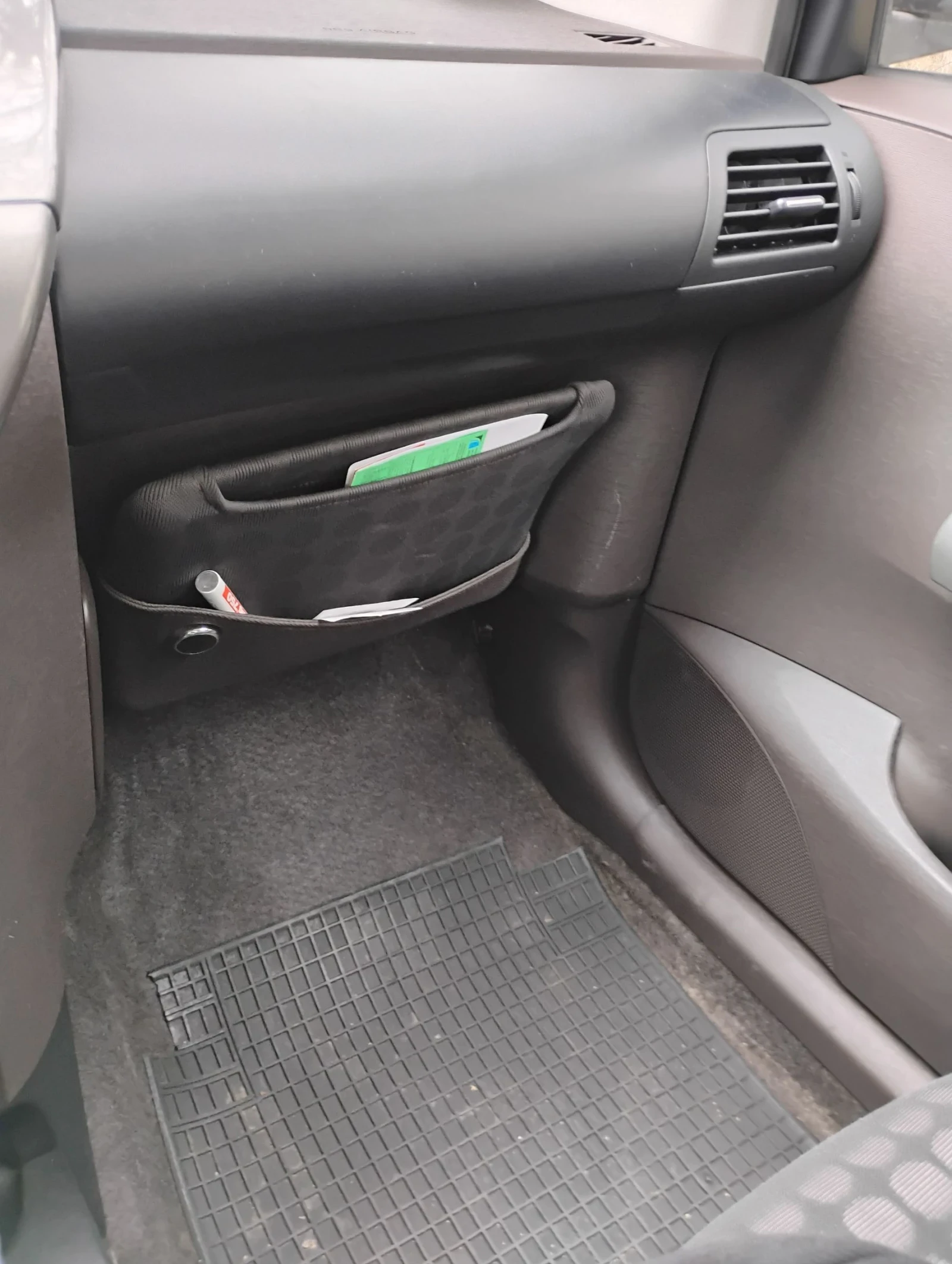 Toyota IQ | Mobile.bg � ����������� 12