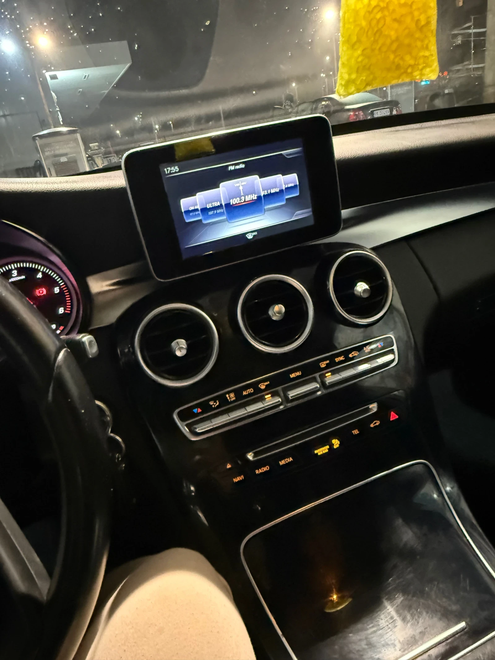 Mercedes-Benz C 200, снимка 12 - Автомобили и джипове - 53907009