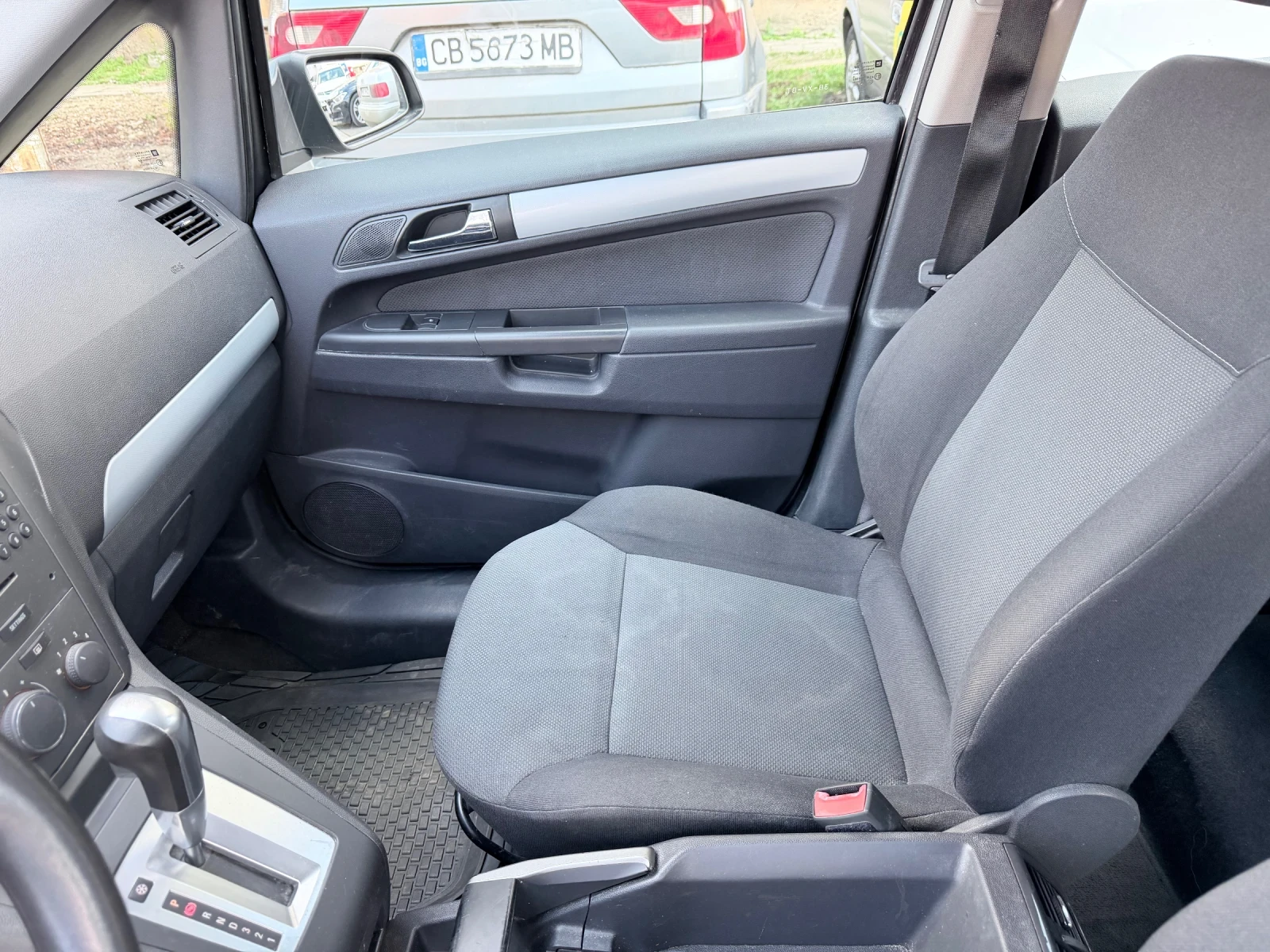 Opel Zafira, снимка 9 - Автомобили и джипове - 54160852