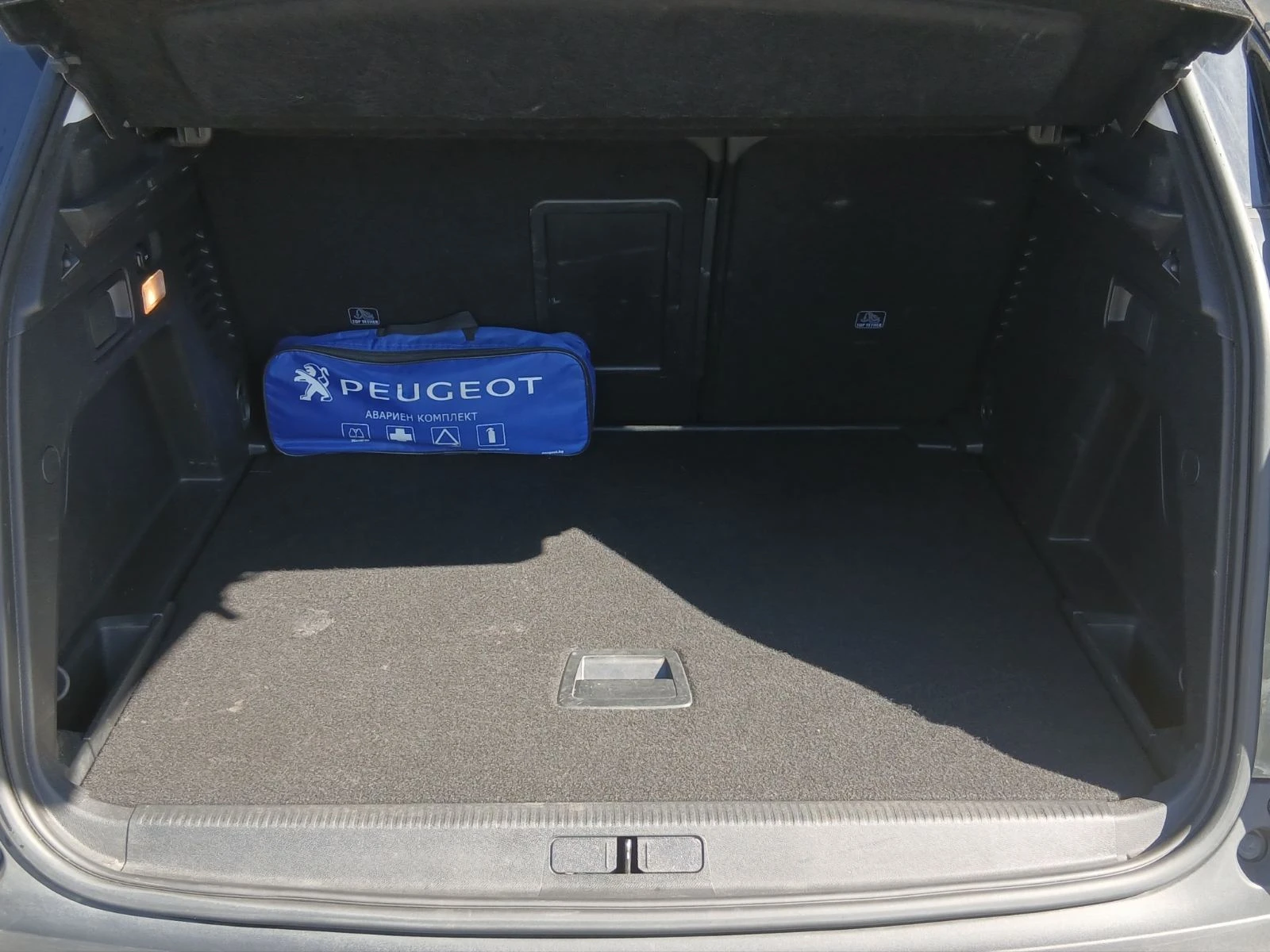 Peugeot 3008 NEW ALLURE 1.5 BlueHDi , снимка 14 - Автомобили и джипове - 54368367