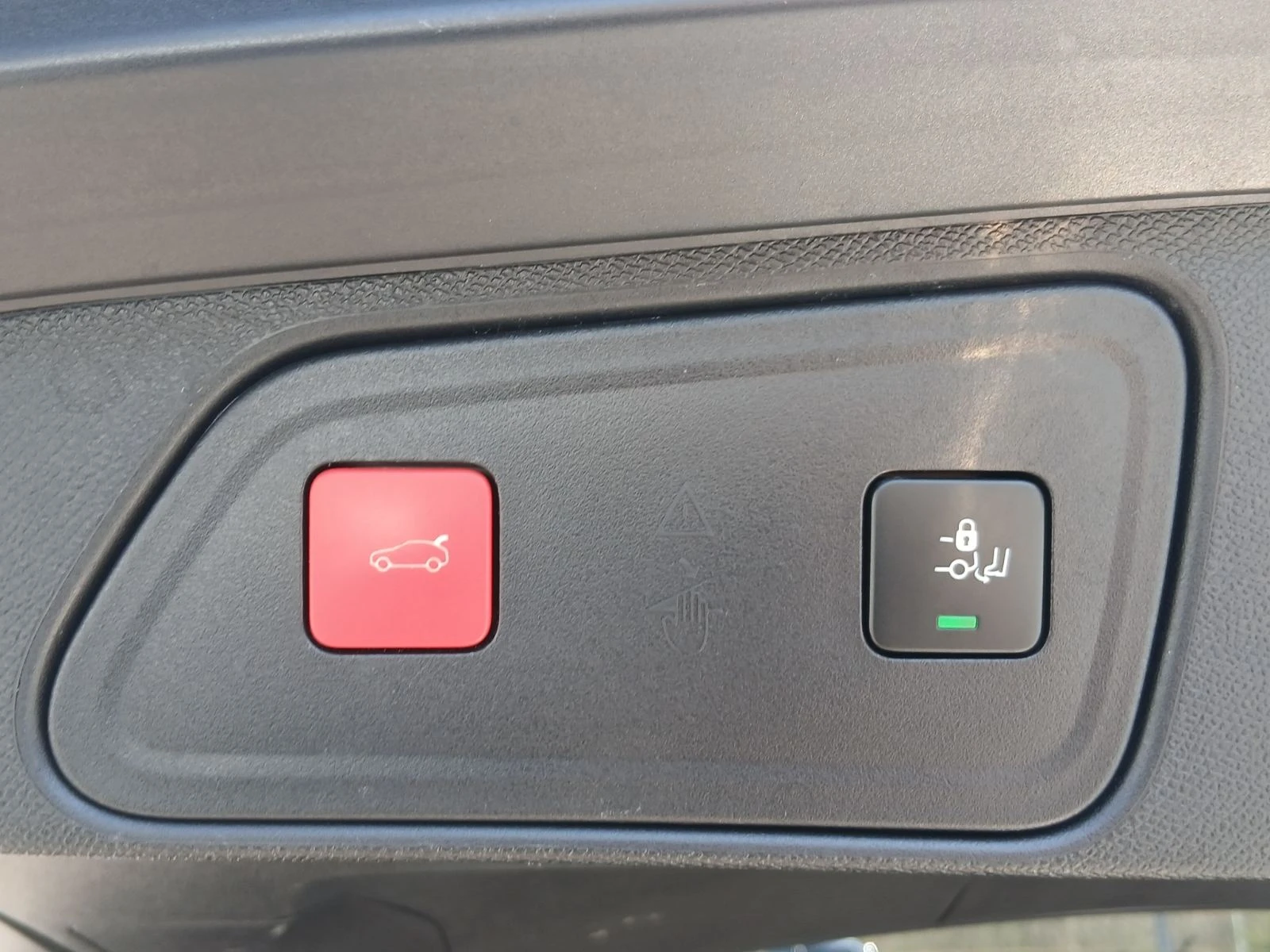 Peugeot 3008 NEW ALLURE 1.5 BlueHDi , снимка 15 - Автомобили и джипове - 54368367