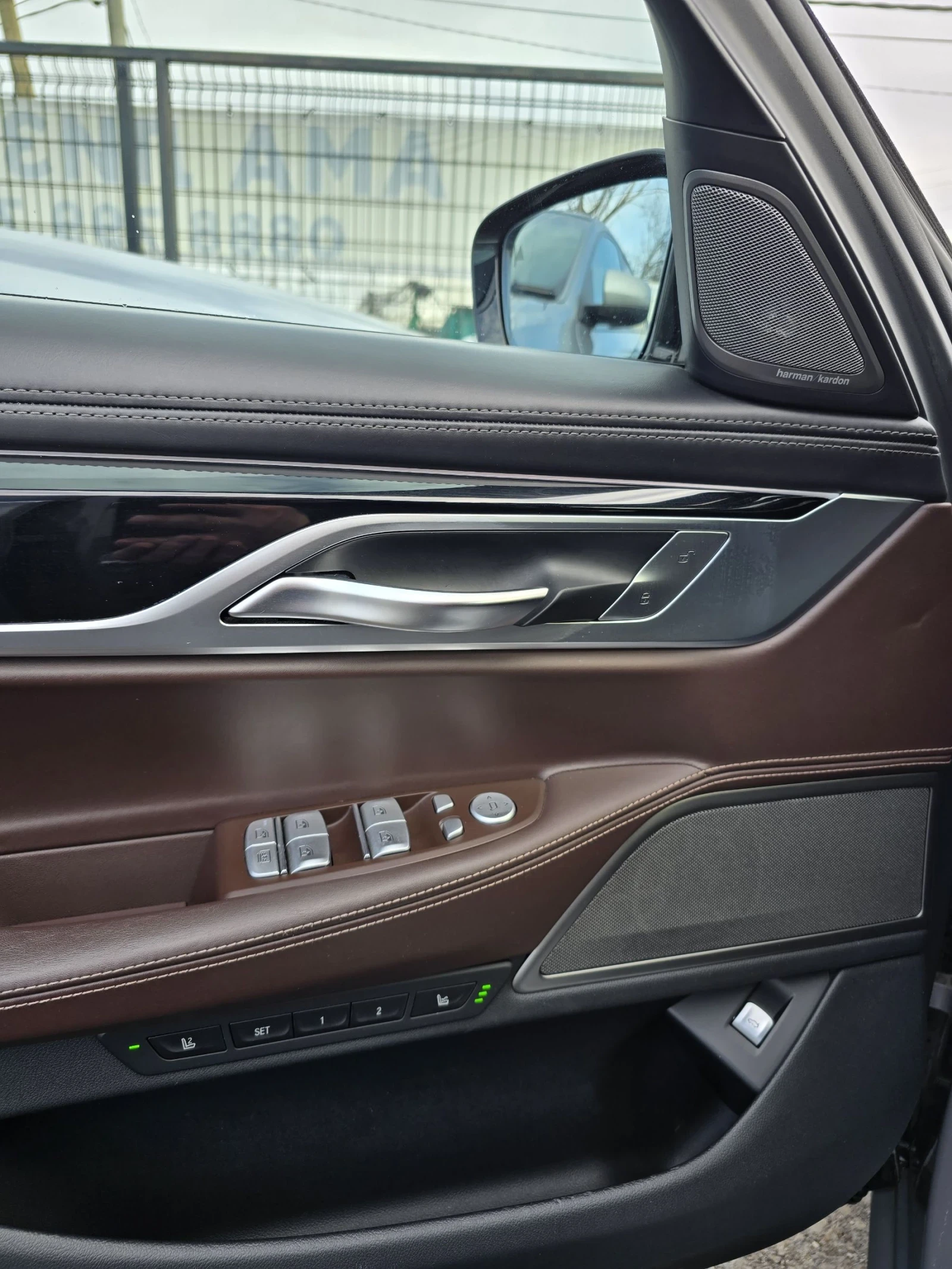 BMW 740 XDR/LASER/B&W, снимка 17 - Автомобили и джипове - 54367605