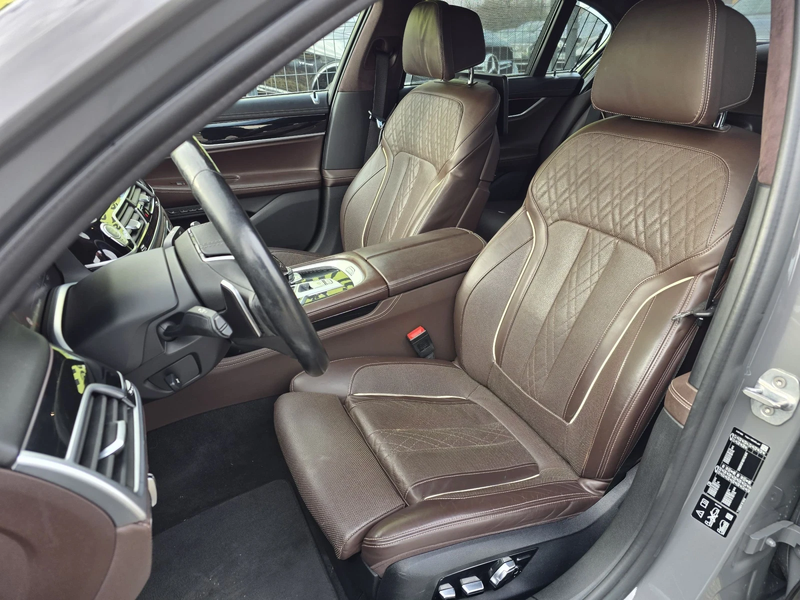 BMW 740 XDR/LASER/B&W, снимка 8 - Автомобили и джипове - 54367605