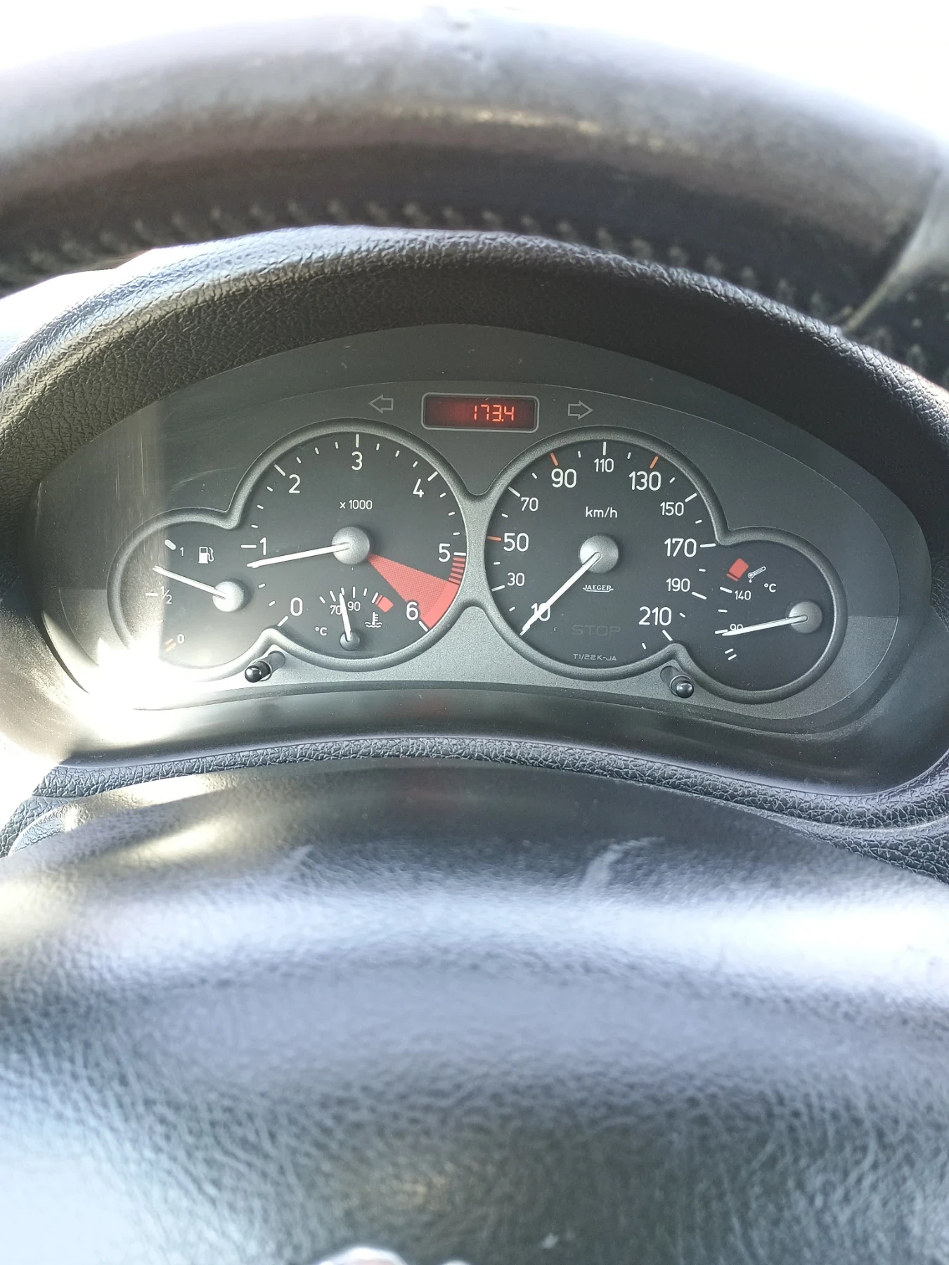 Peugeot 206 2.0 HDI, снимка 8 - Автомобили и джипове - 54569722