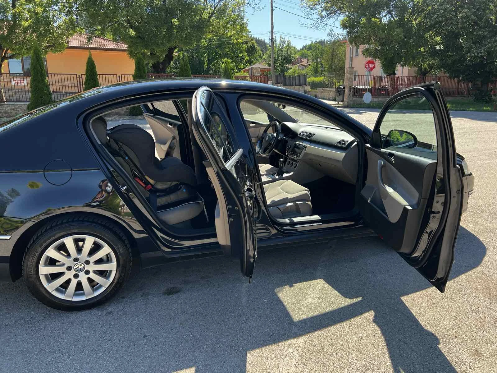 VW Passat, снимка 14 - Автомобили и джипове - 54667307