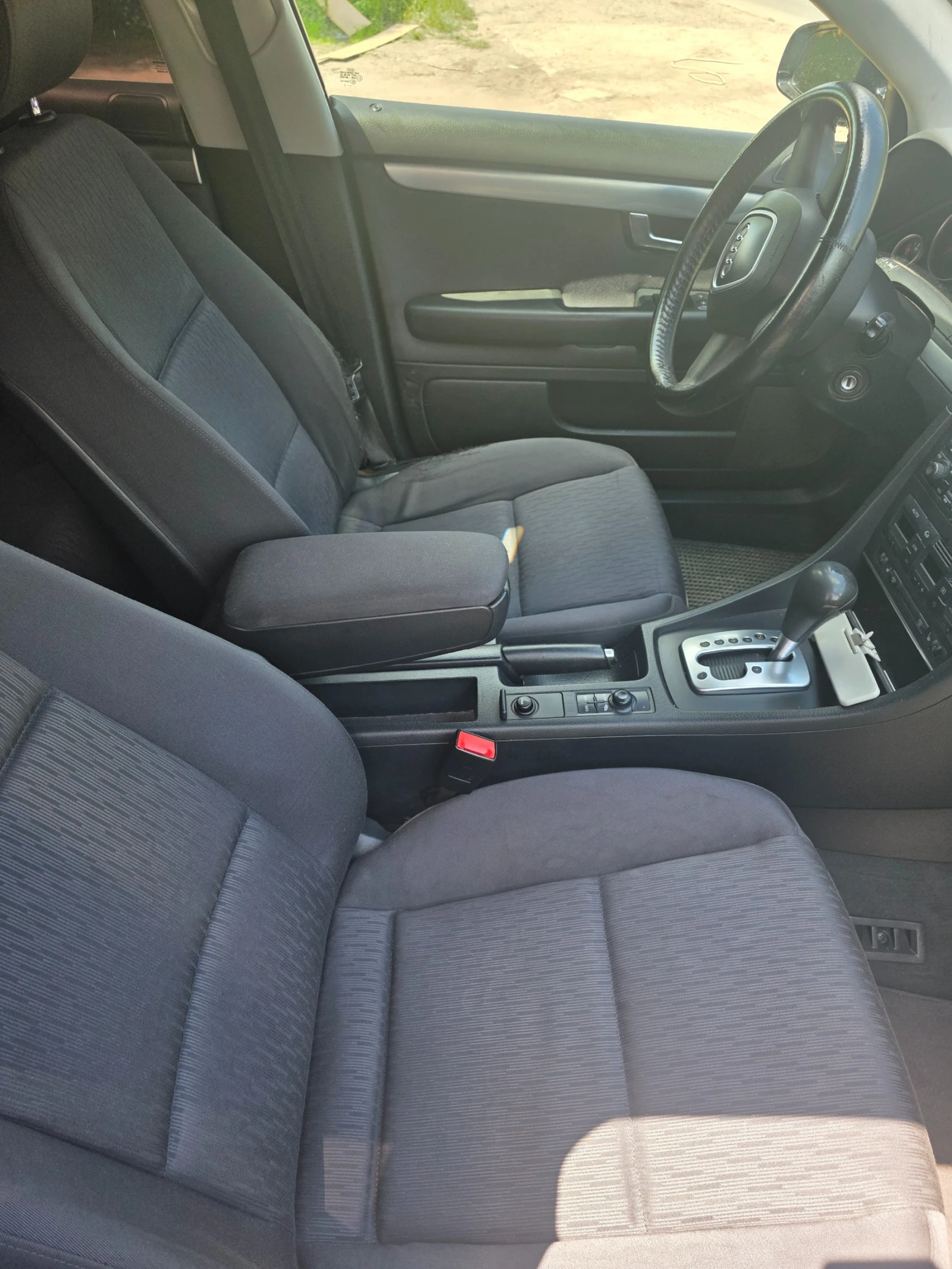 Audi A4 2.0TDI Avtomatic, снимка 9 - Автомобили и джипове - 54680586