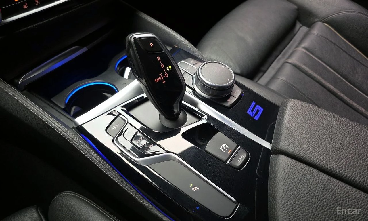 BMW 530 M SPORT* XDRIVE* ПОДГРЕВ* ОБДУХВАНЕ* LANE* ASSIST, снимка 9 - Автомобили и джипове - 54692011