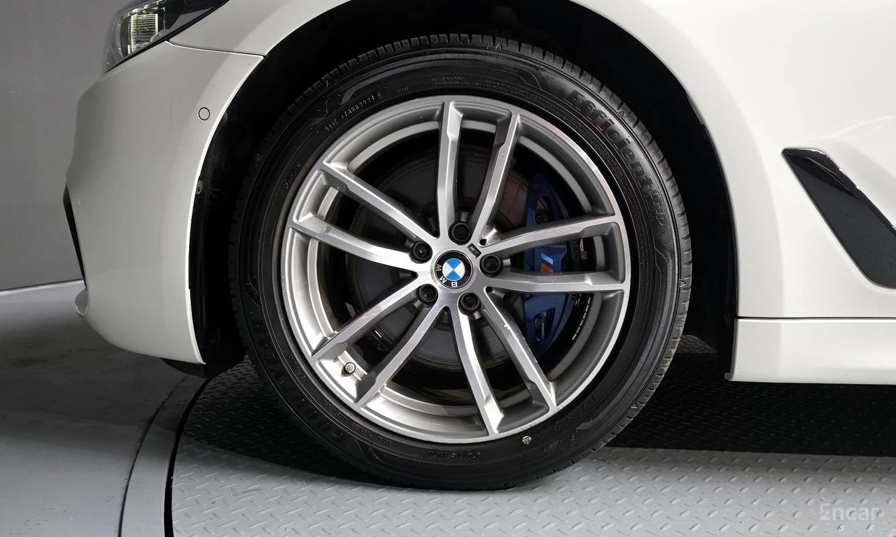 BMW 530 M SPORT* XDRIVE* ПОДГРЕВ* ОБДУХВАНЕ* LANE* ASSIST, снимка 5 - Автомобили и джипове - 54692011