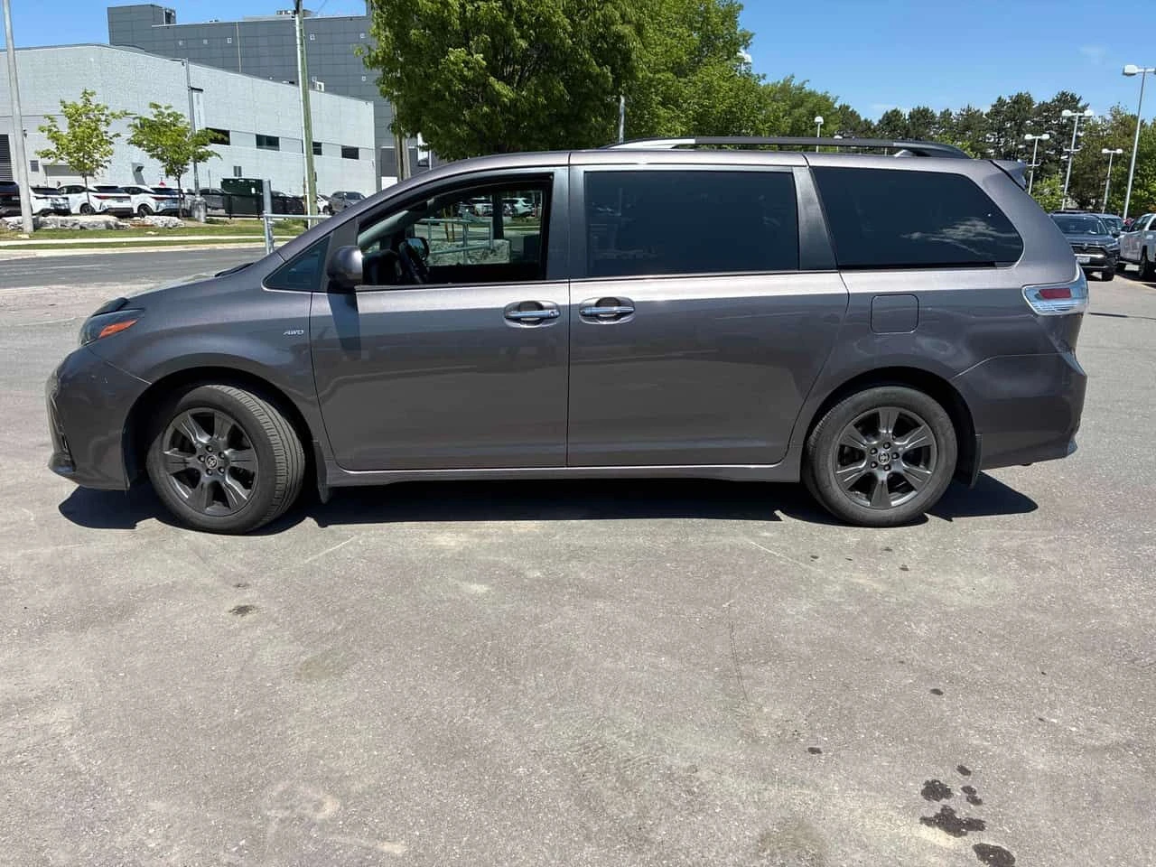 Toyota Sienna * SE * АВТОКРЕДИТ БЕЗ ПЪРВОНАЧАЛНА ВНОСКА* , снимка 2 - Автомобили и джипове - 54762253