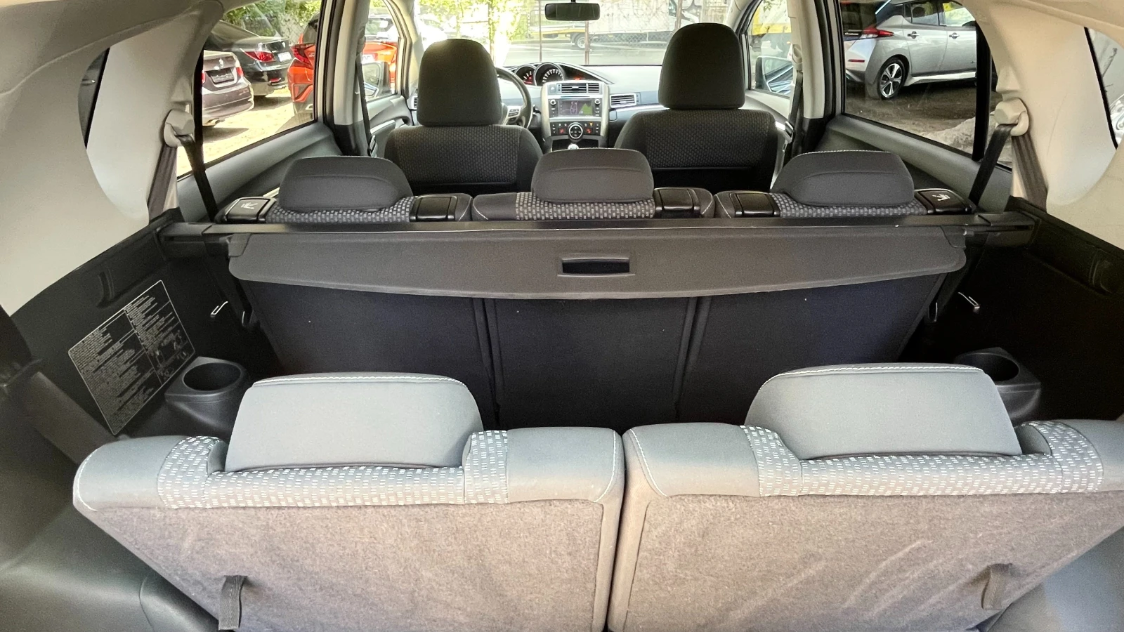 Toyota Verso КАТО НОВ!!!, снимка 15 - Автомобили и джипове - 54914395