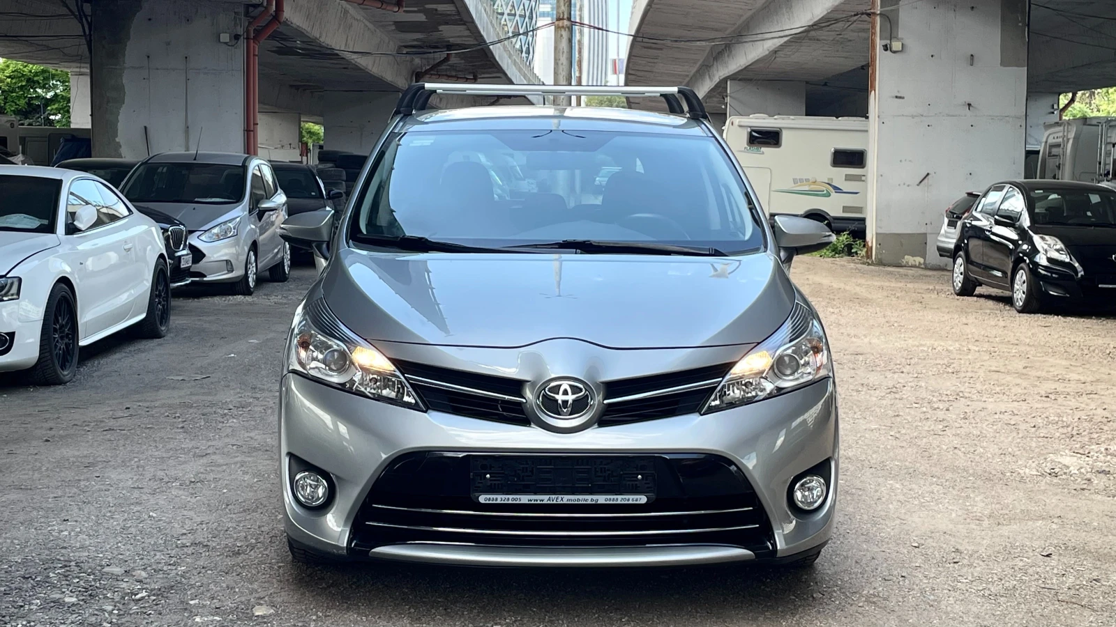 Toyota Verso КАТО НОВ!!!, снимка 2 - Автомобили и джипове - 54914395