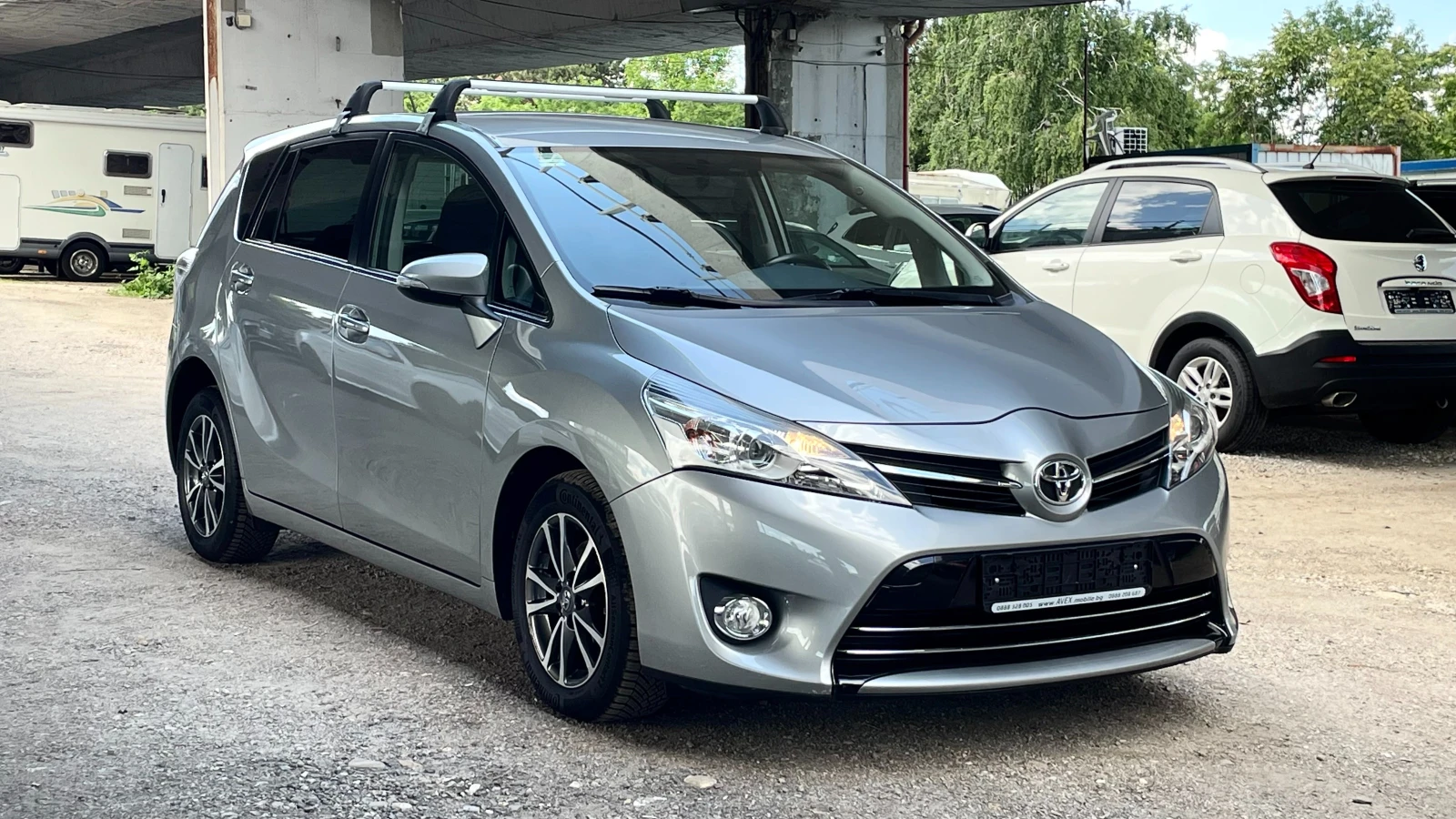 Toyota Verso КАТО НОВ!!!, снимка 3 - Автомобили и джипове - 54914395