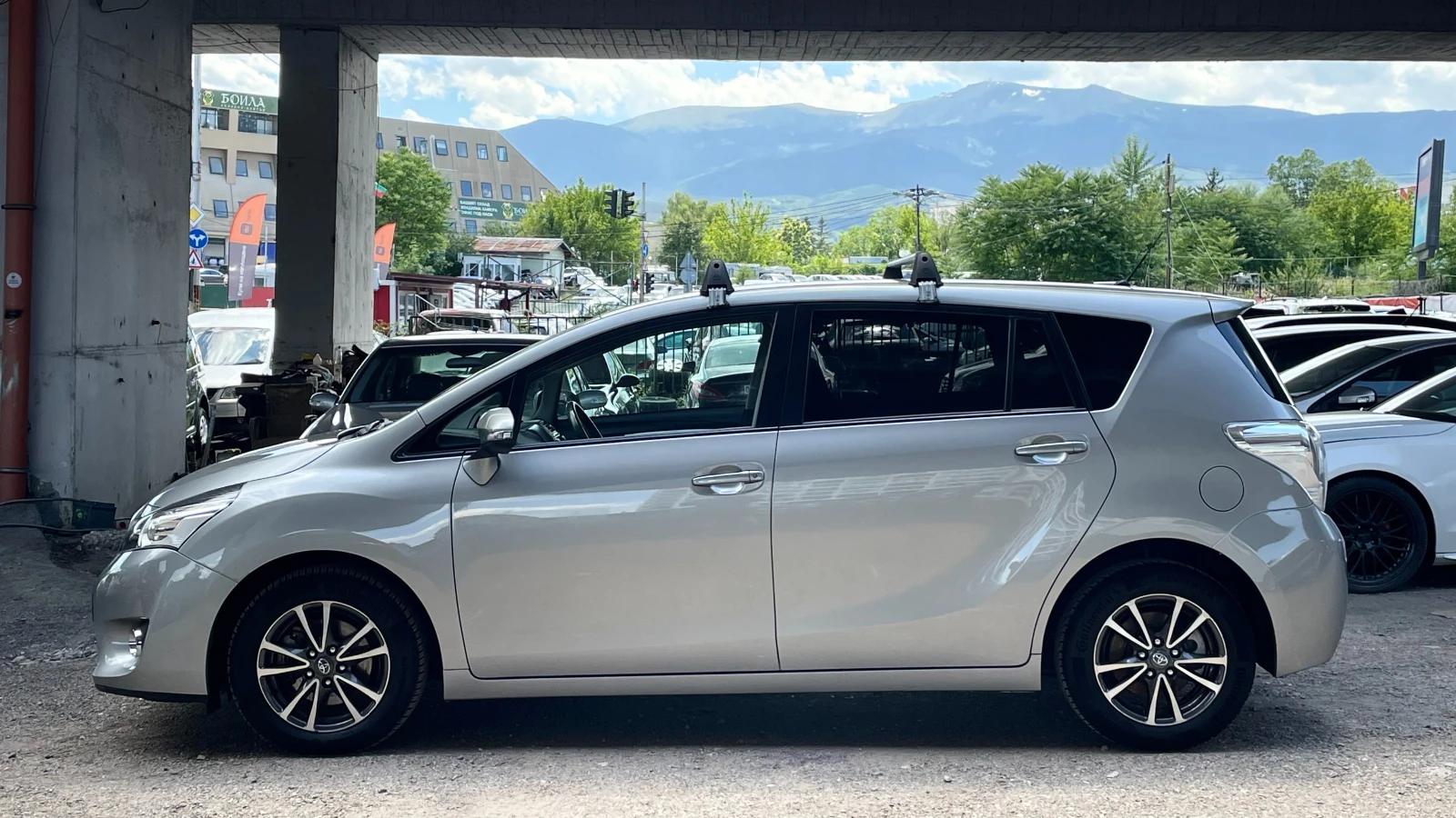 Toyota Verso КАТО НОВ!!!, снимка 7 - Автомобили и джипове - 54914395