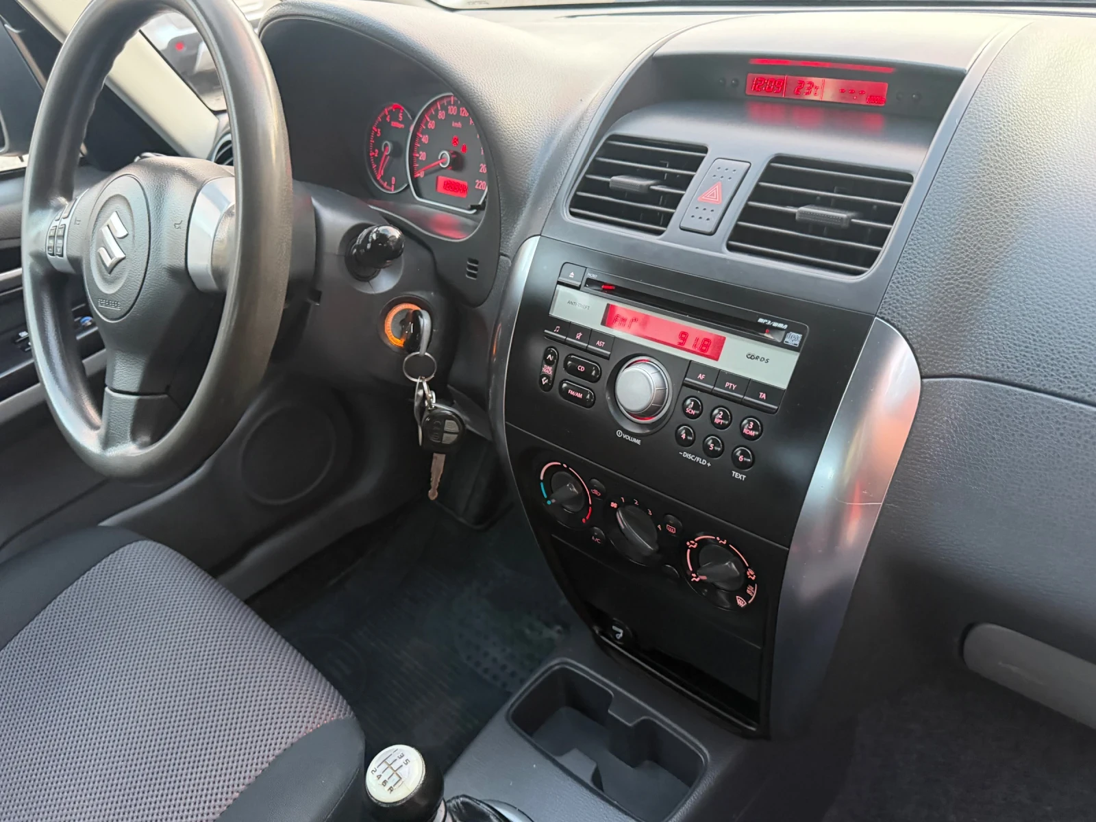Suzuki SX4 1.9 4x4 129000км, снимка 15 - Автомобили и джипове - 55268957