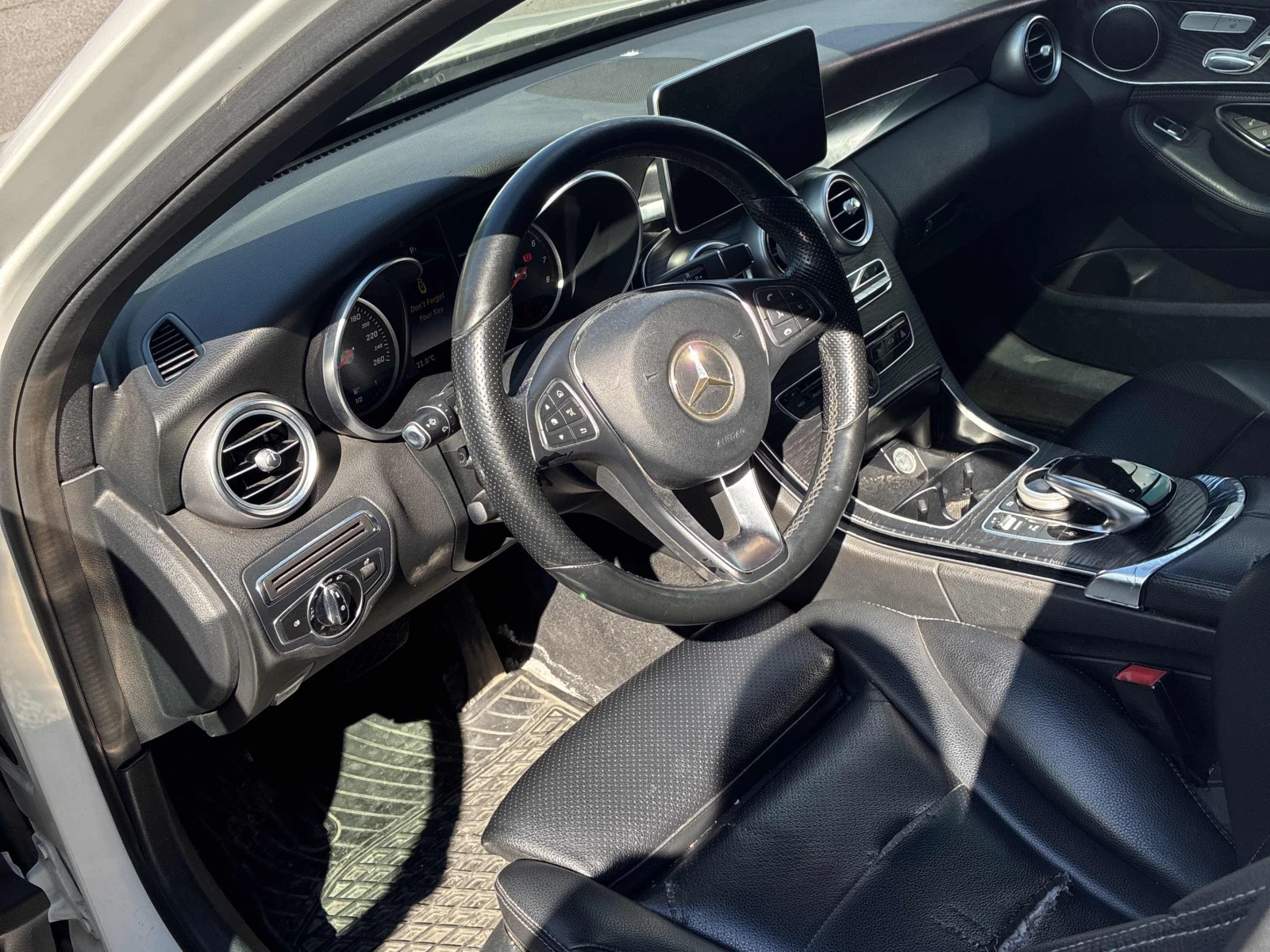 Mercedes-Benz C 300, снимка 5 - Автомобили и джипове - 55689333