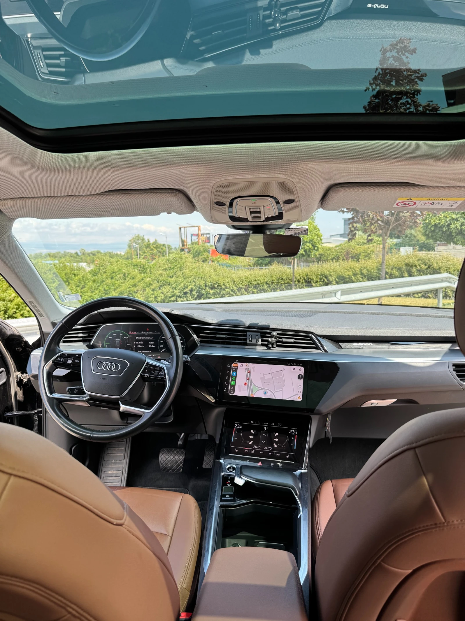 Audi E-Tron 50 quattro   SOH 100% | ПАНОРАМА | КАМЕРА | , снимка 9 - Автомобили и джипове - 55708529